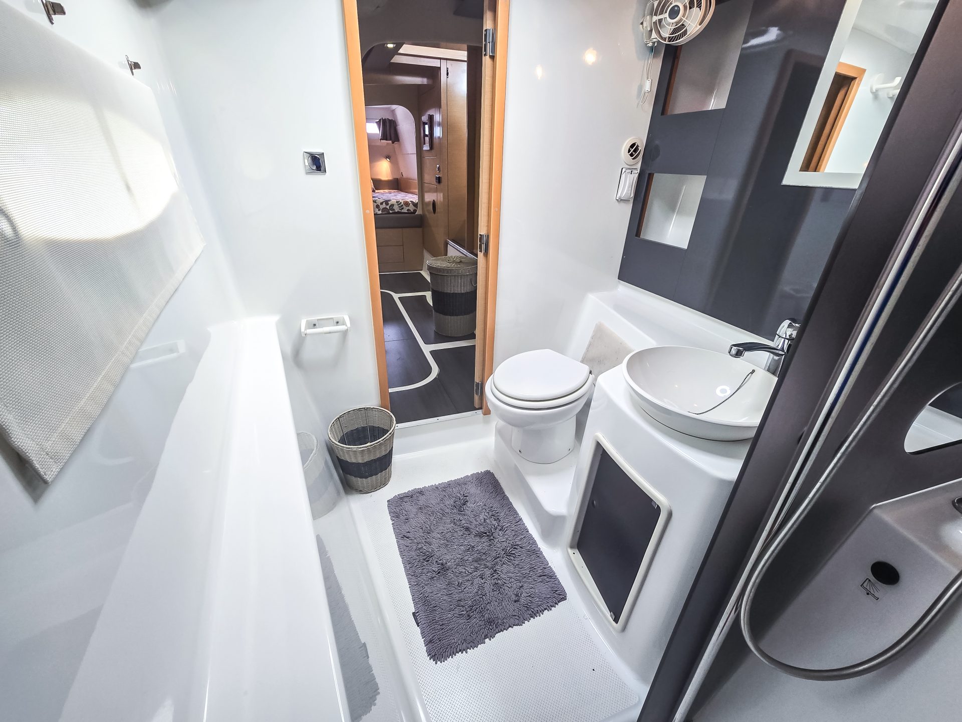 2014 Fountaine Pajot Lipari 41 photo 27
