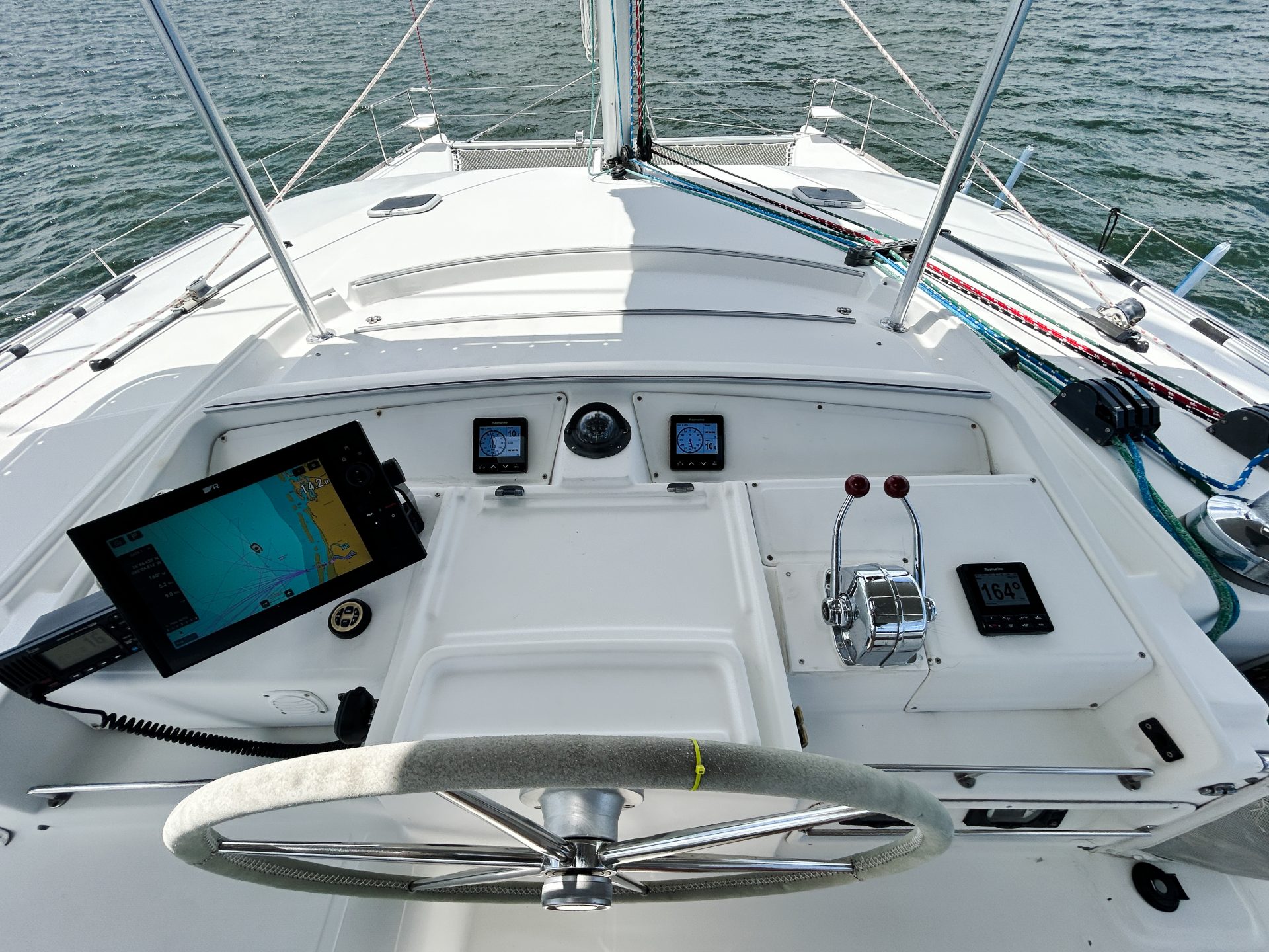 2004 Lagoon 440 photo 21