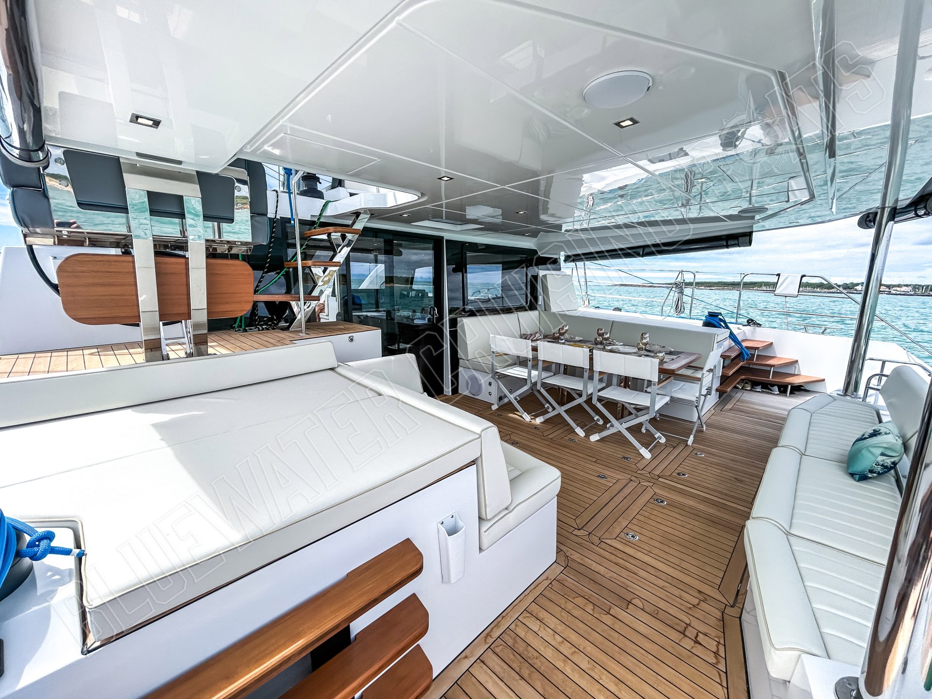 2025 Privilege Signature 580 photo 17