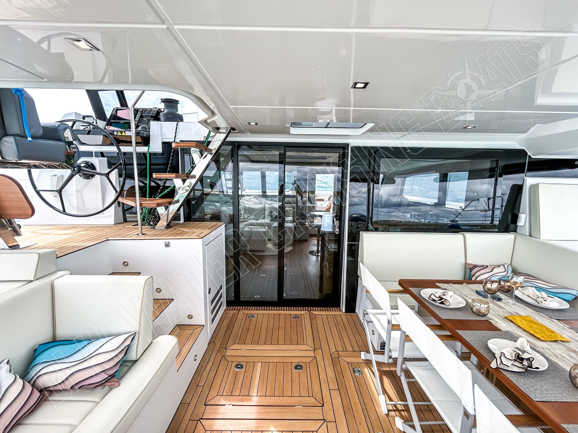 2025 Privilege Signature 580 photo 25