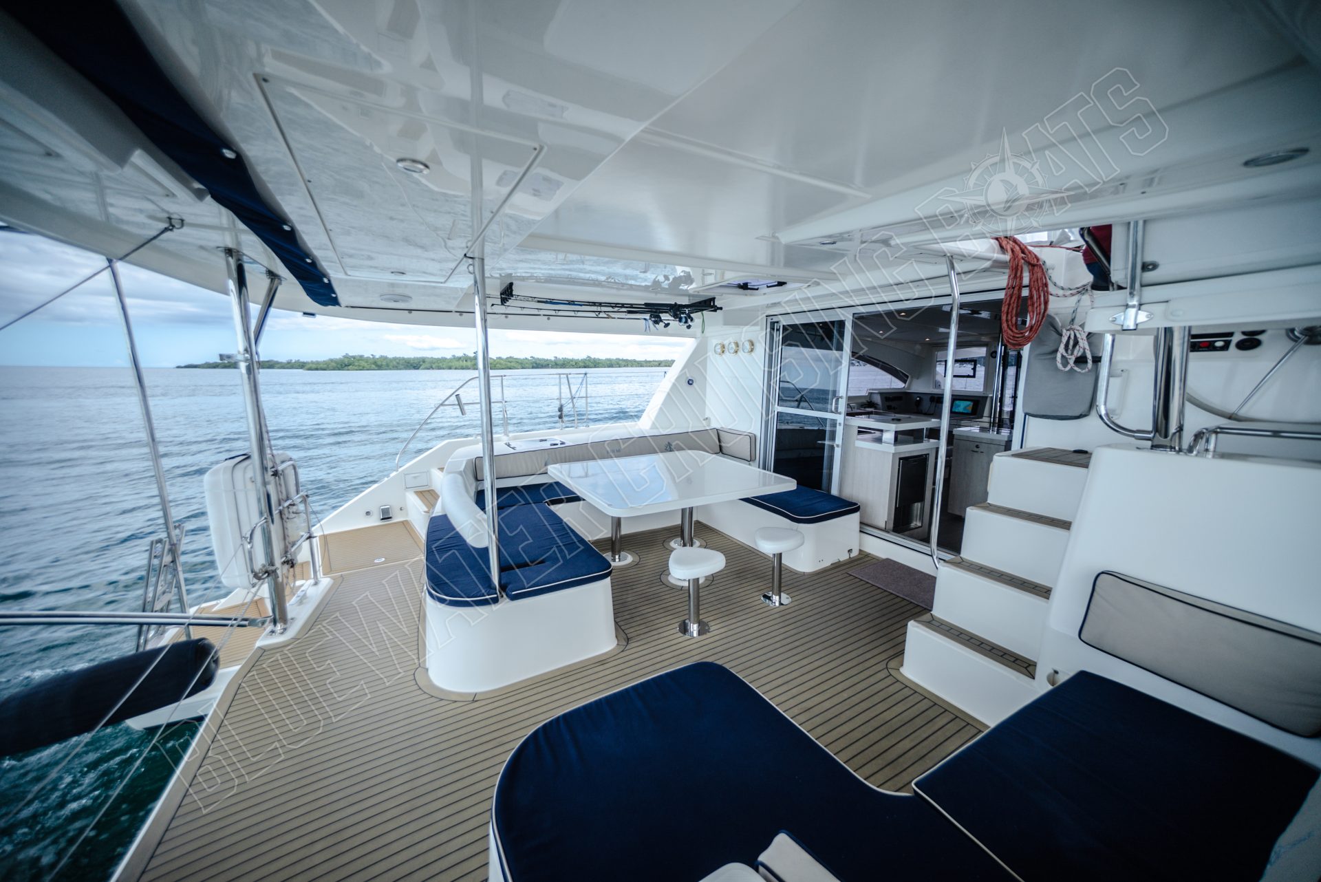 2015 Leopard 48 photo 6