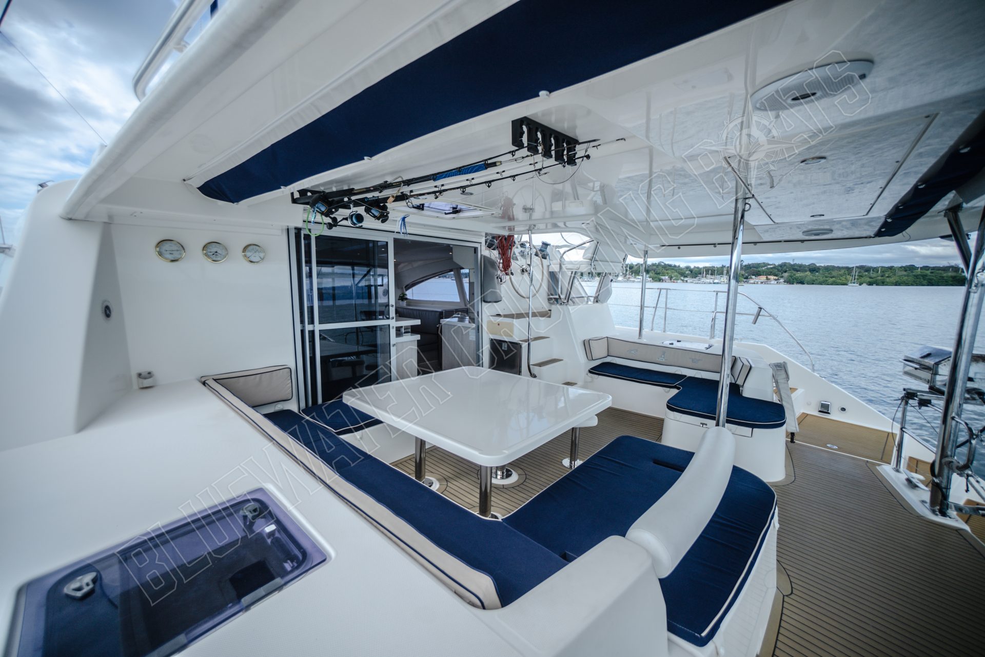2015 Leopard 48 photo 10
