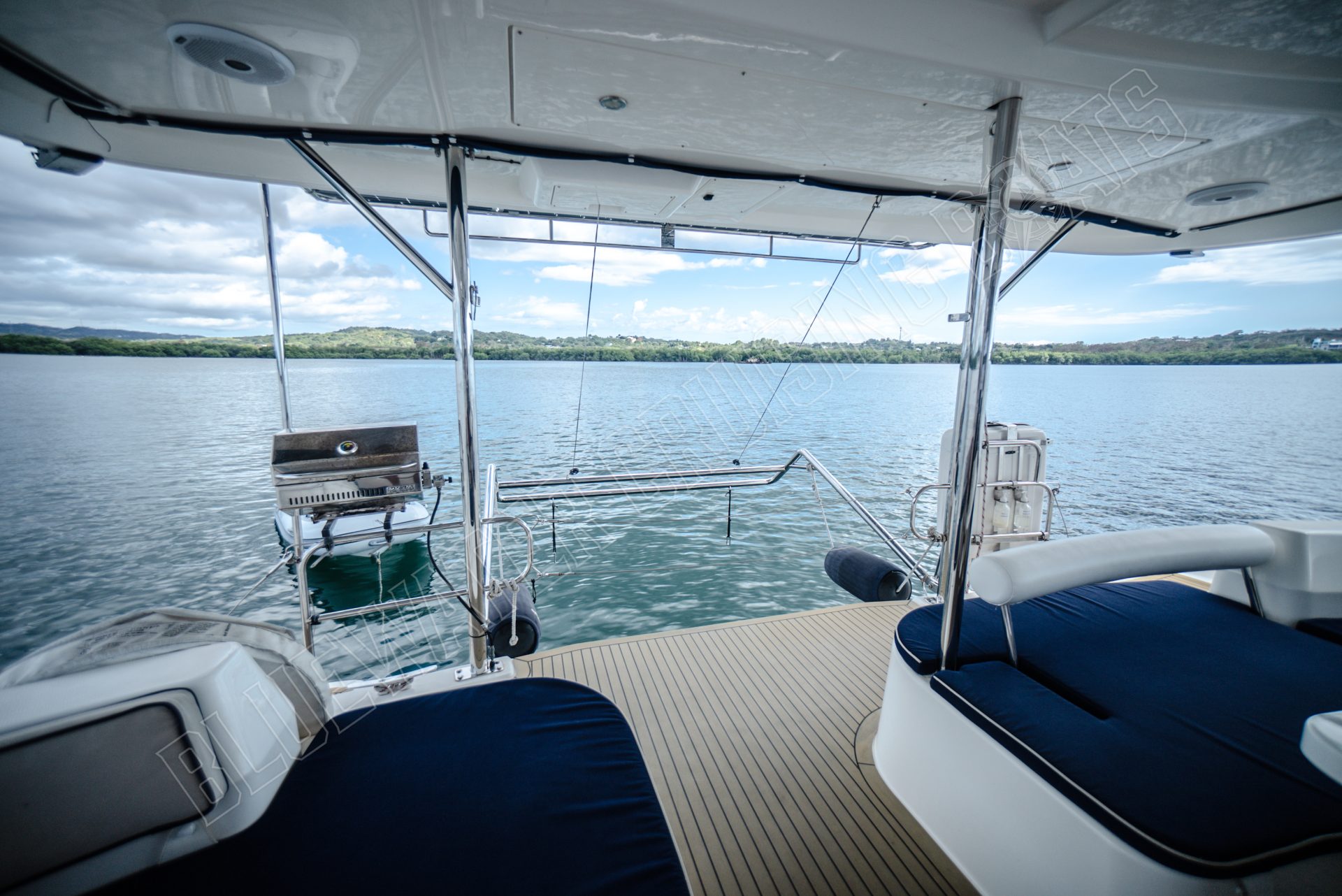 2015 Leopard 48 photo 11