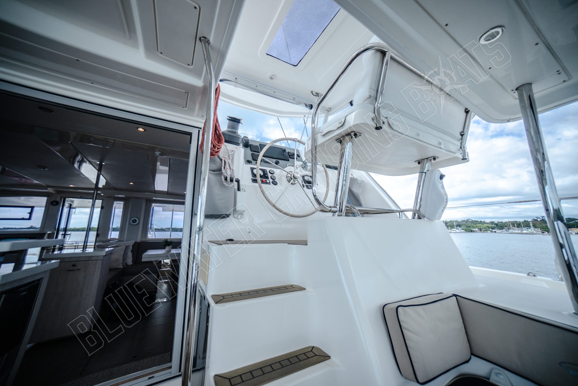 2015 Leopard 48 photo 15