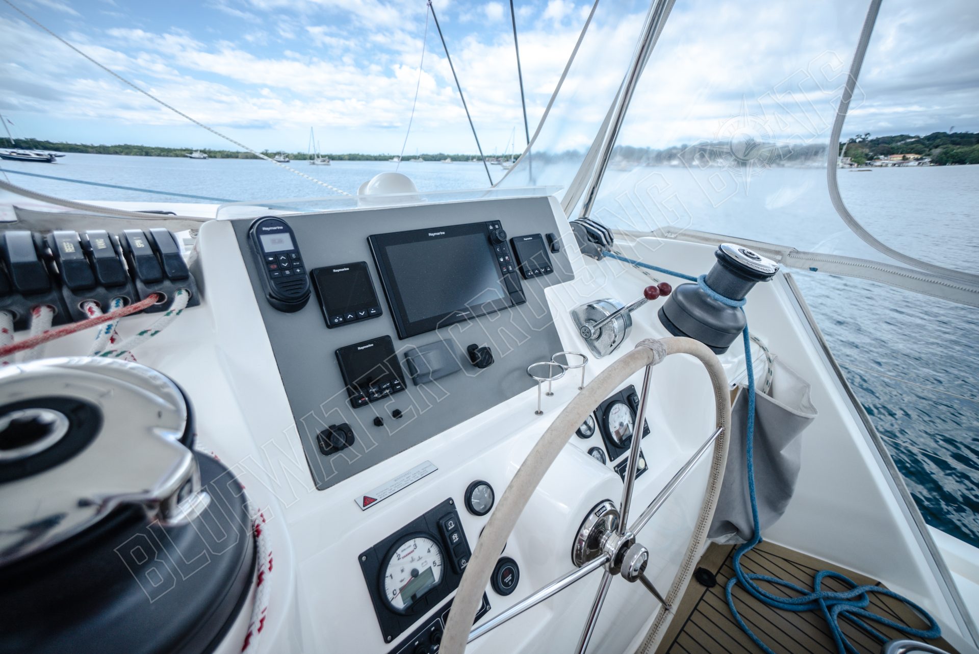2015 Leopard 48 photo 16