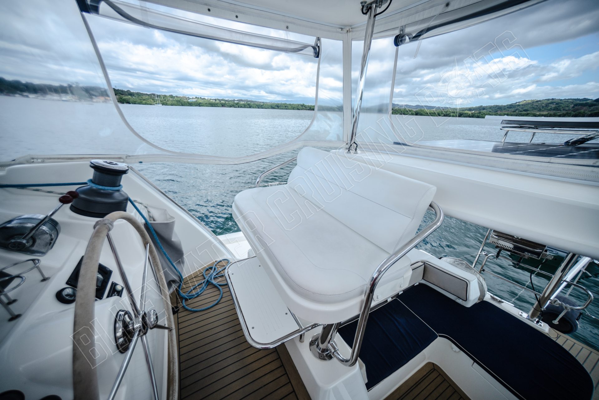 2015 Leopard 48 photo 18