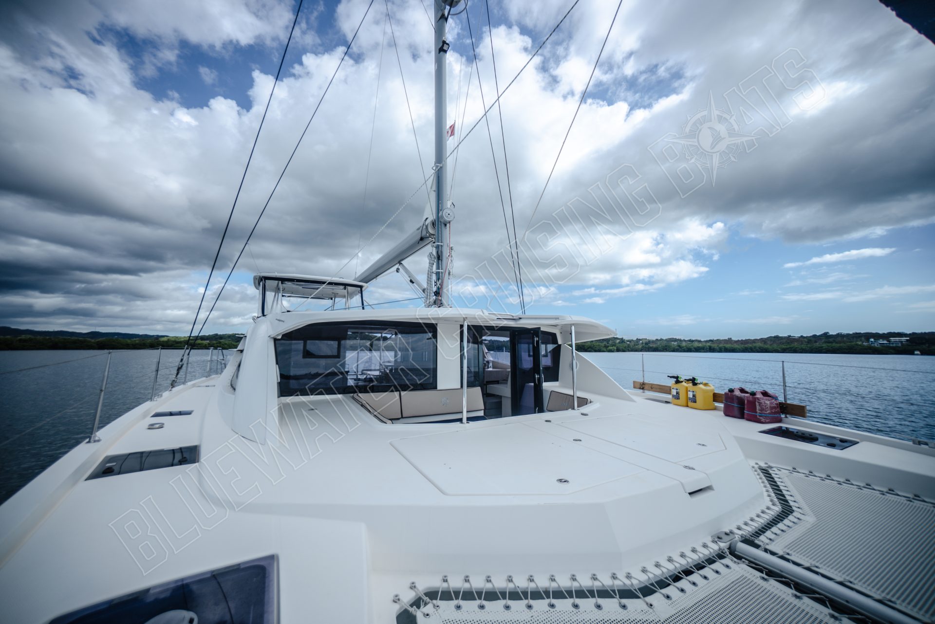 2015 Leopard 48 photo 25
