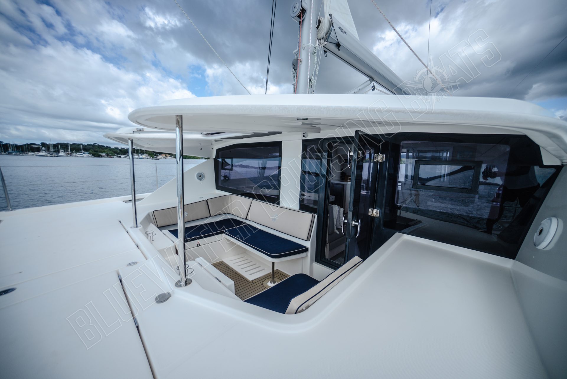 2015 Leopard 48 photo 28