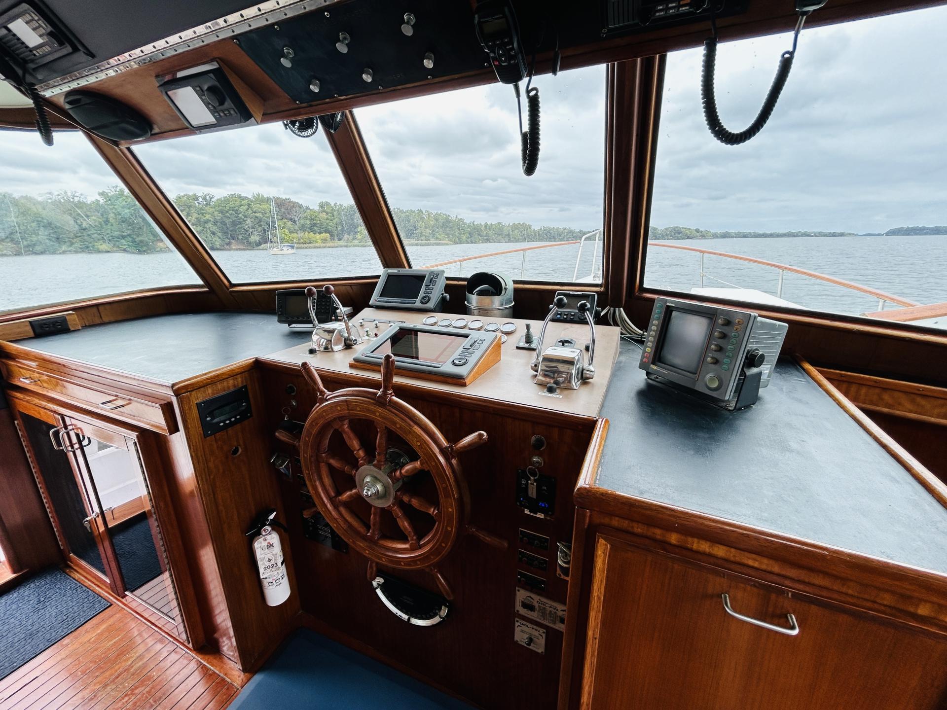 1976 Hatteras 58 LRC photo 31
