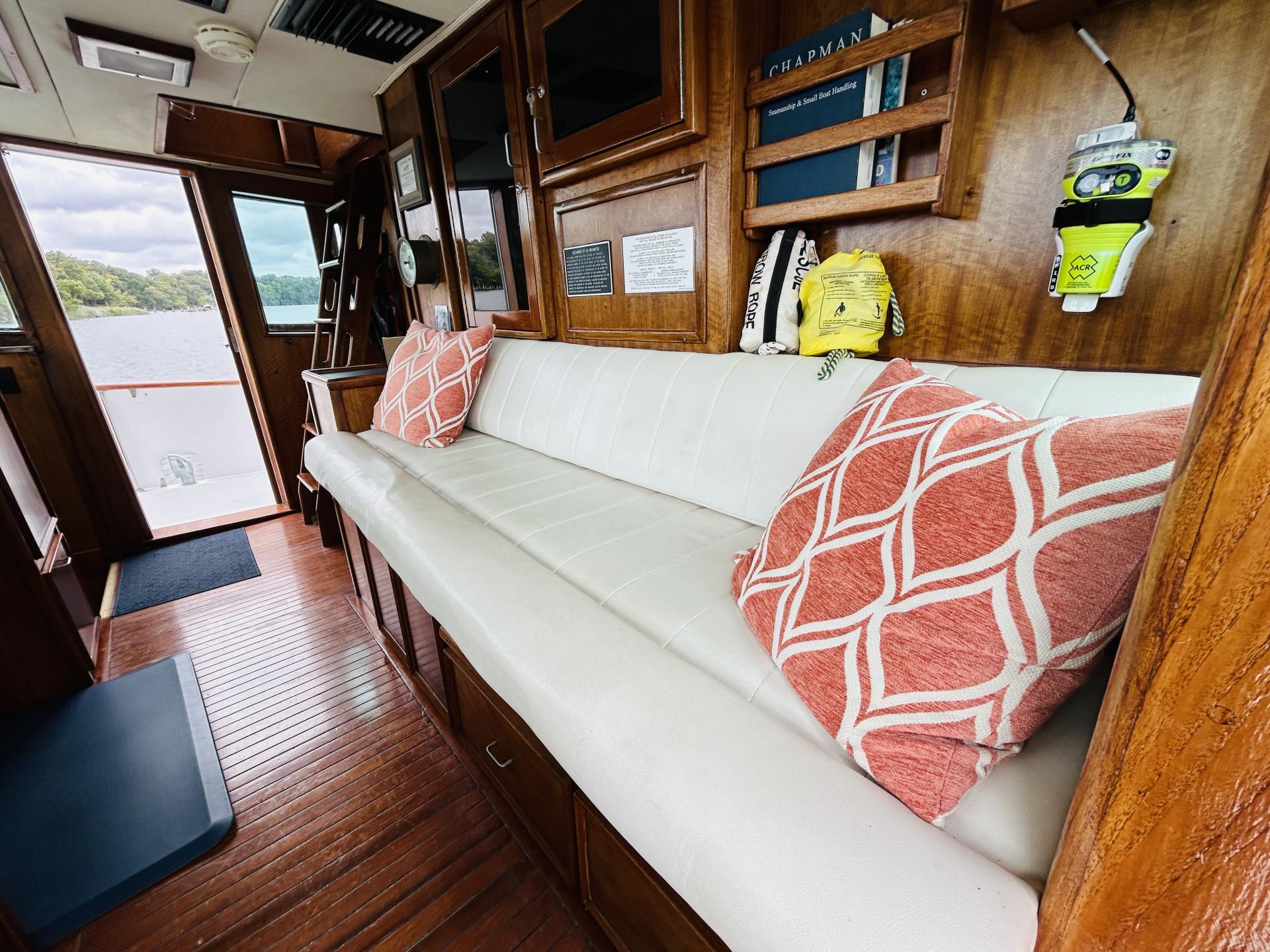 1976 Hatteras 58 LRC photo 33