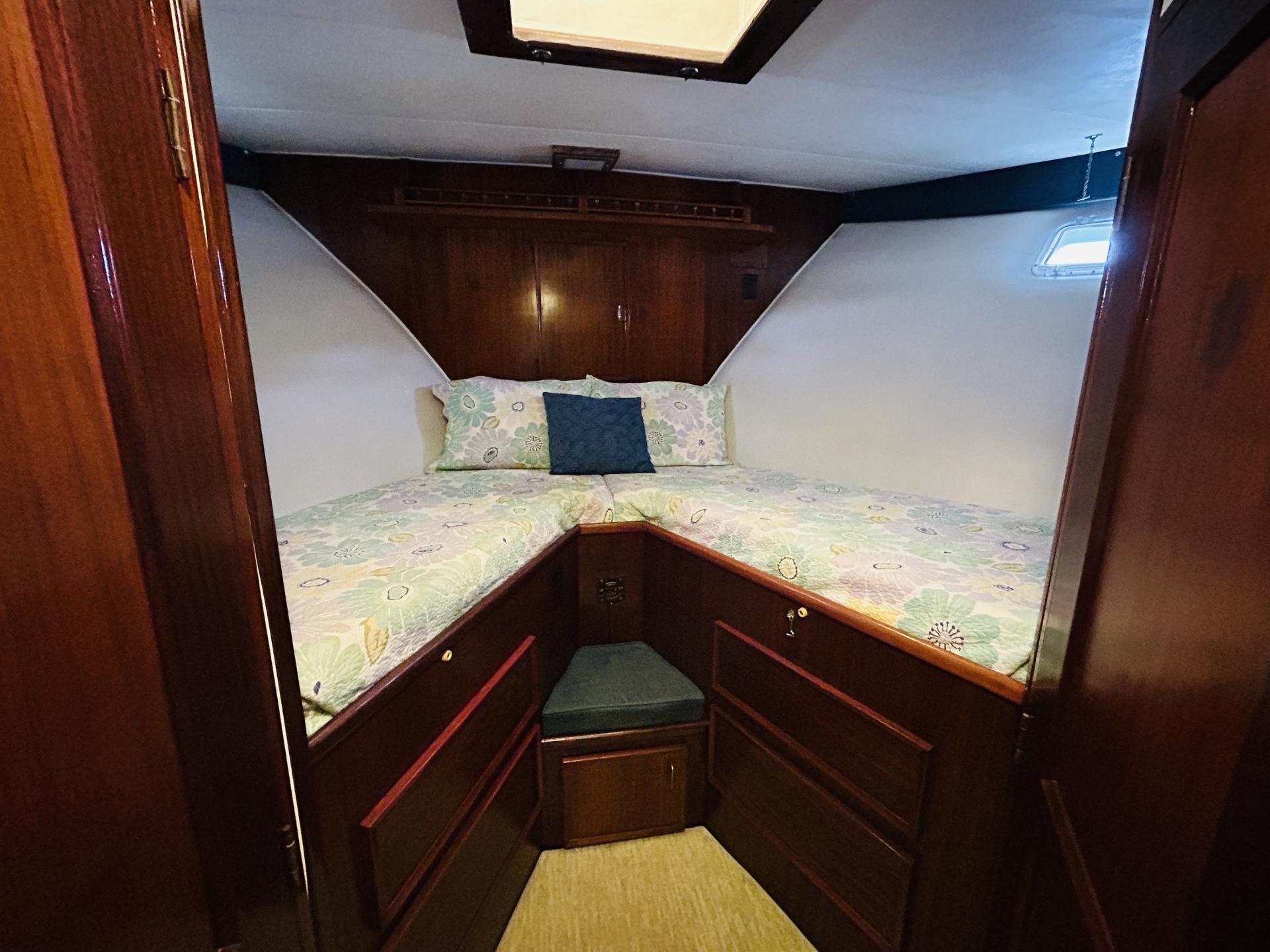 1976 Hatteras 58 LRC photo 37