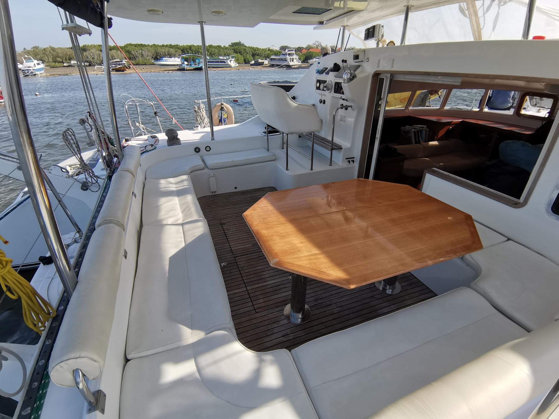2004 Lagoon 470 photo 3