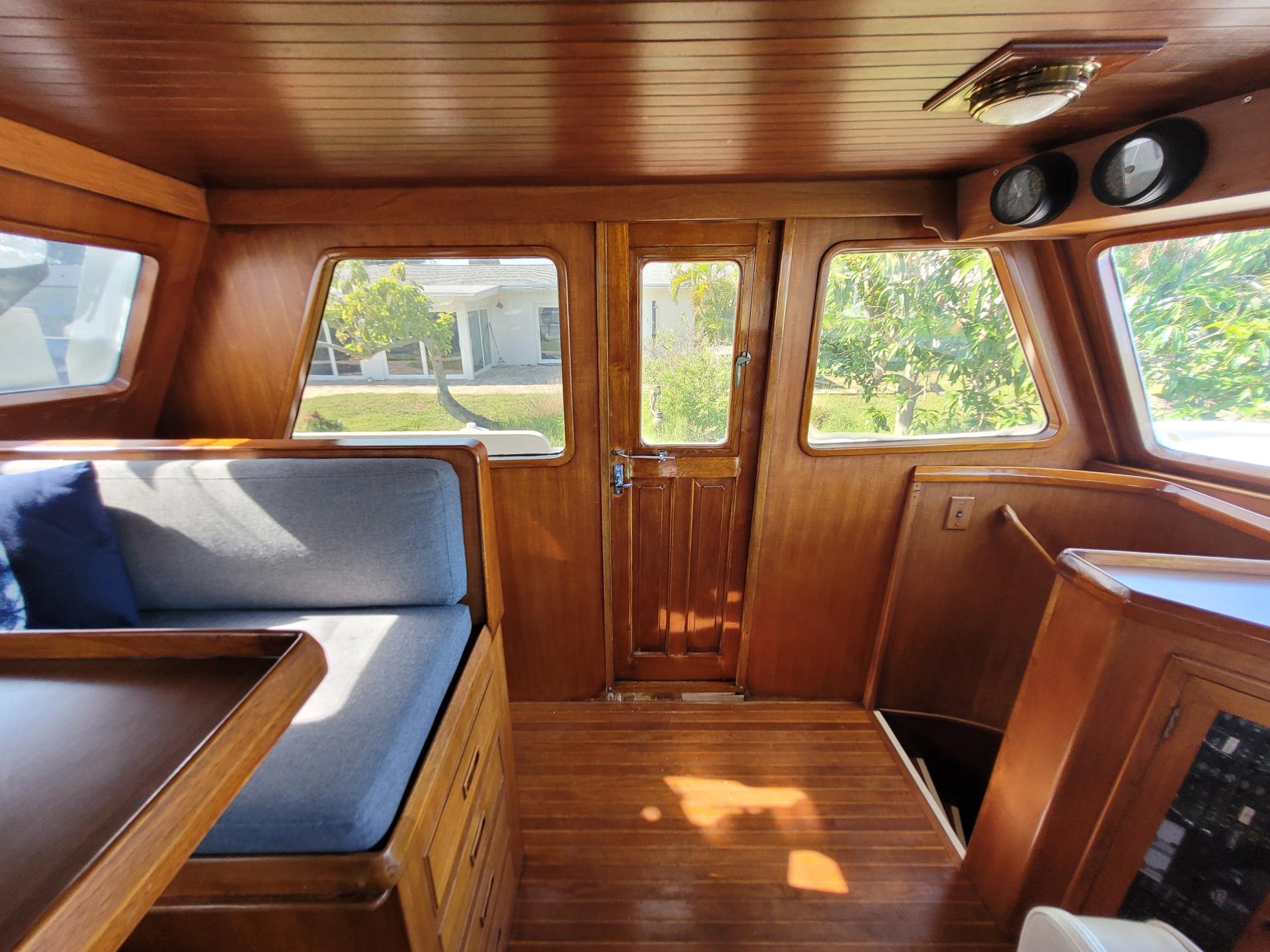 1981 50' Ocean Alexander Mark 1 Pilot House photo 38