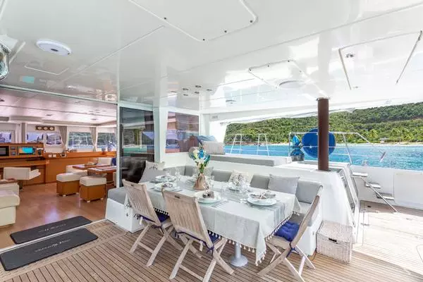 2012 Lagoon 620 photo 2