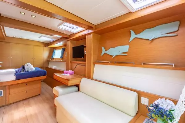 2012 Lagoon 620 photo 5