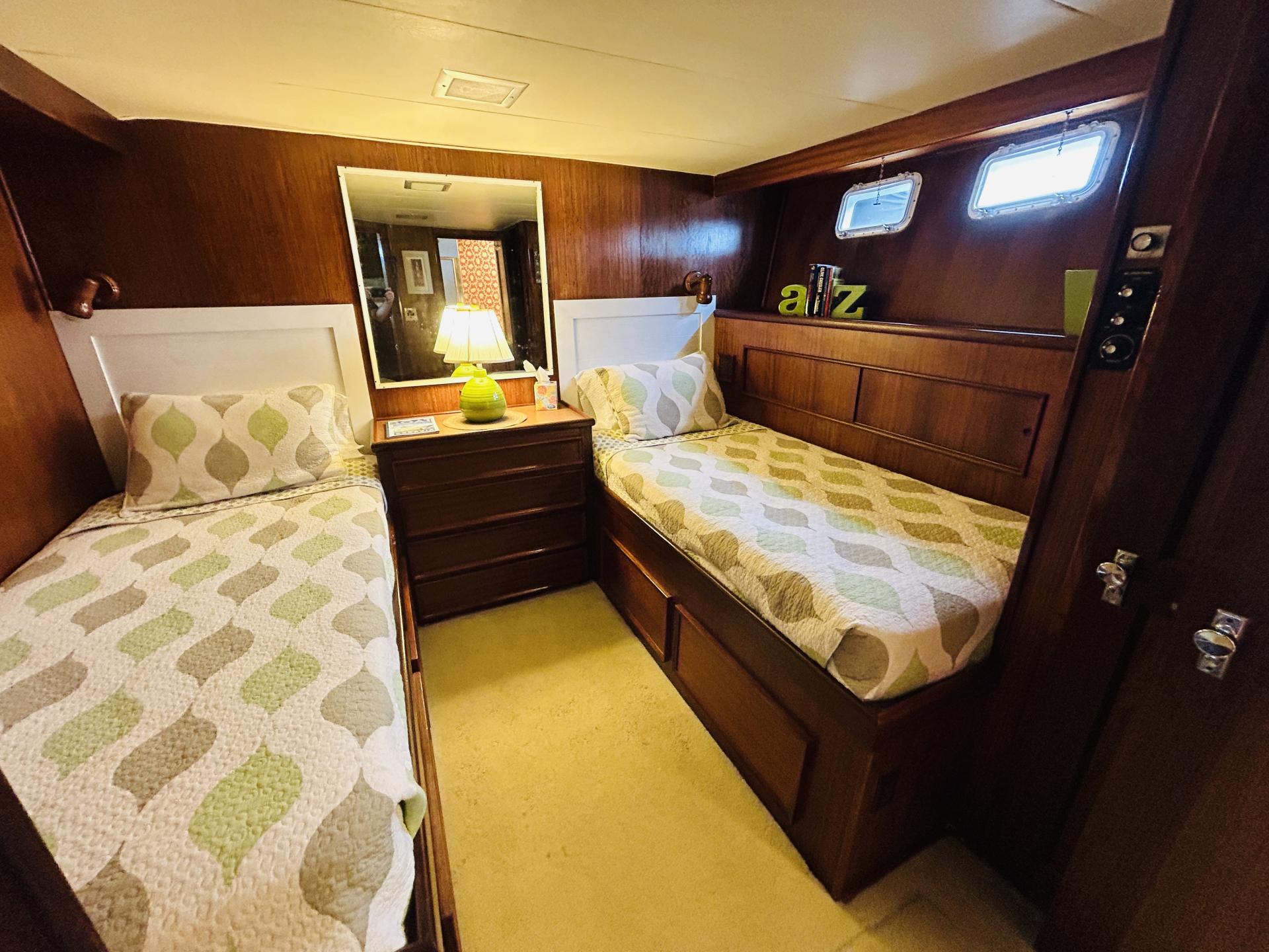 1976 Hatteras 58 LRC photo 41