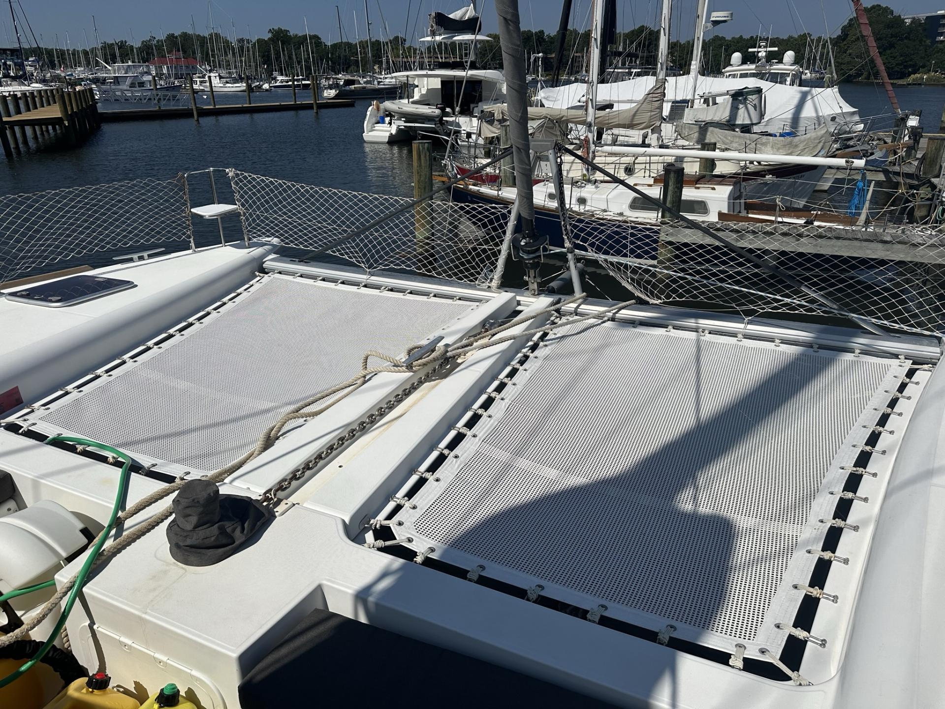 2012 Lagoon 450 with flybridge photo 11