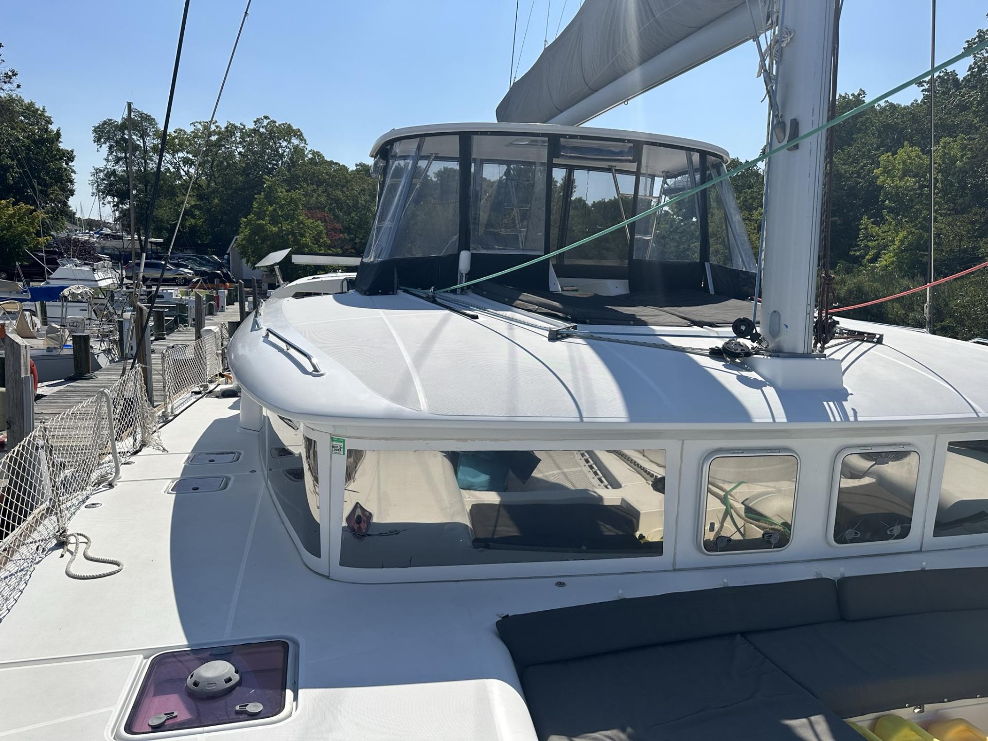 2012 Lagoon 450 with flybridge photo 2