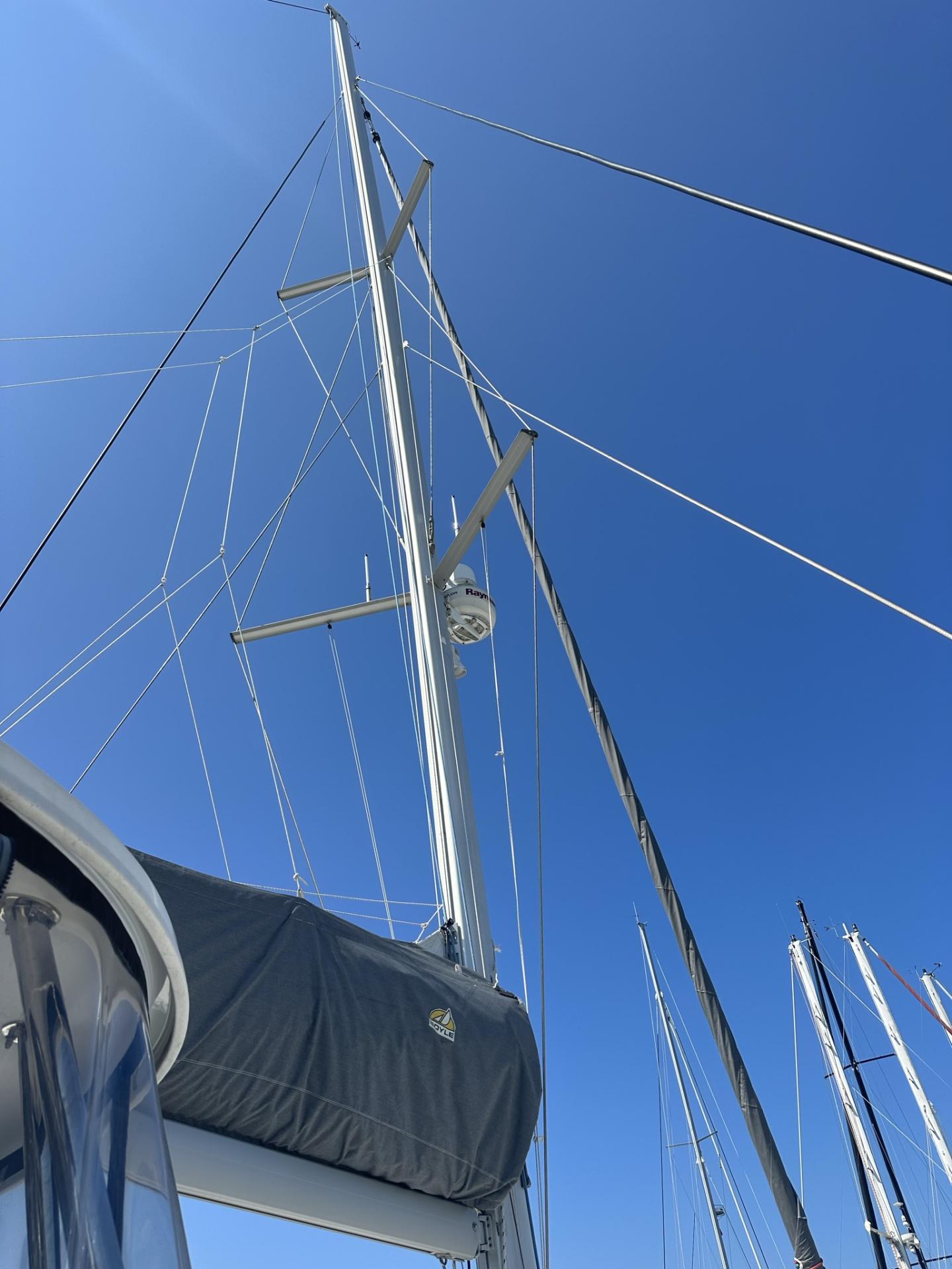 2012 Lagoon 450 with flybridge photo 28