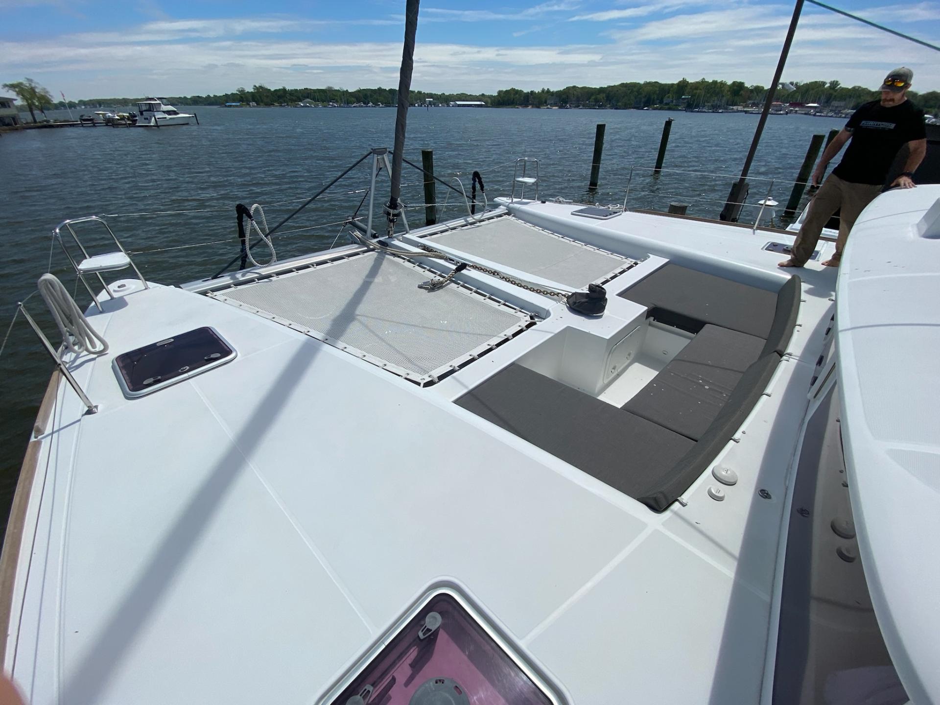 2012 Lagoon 450 with flybridge photo 6