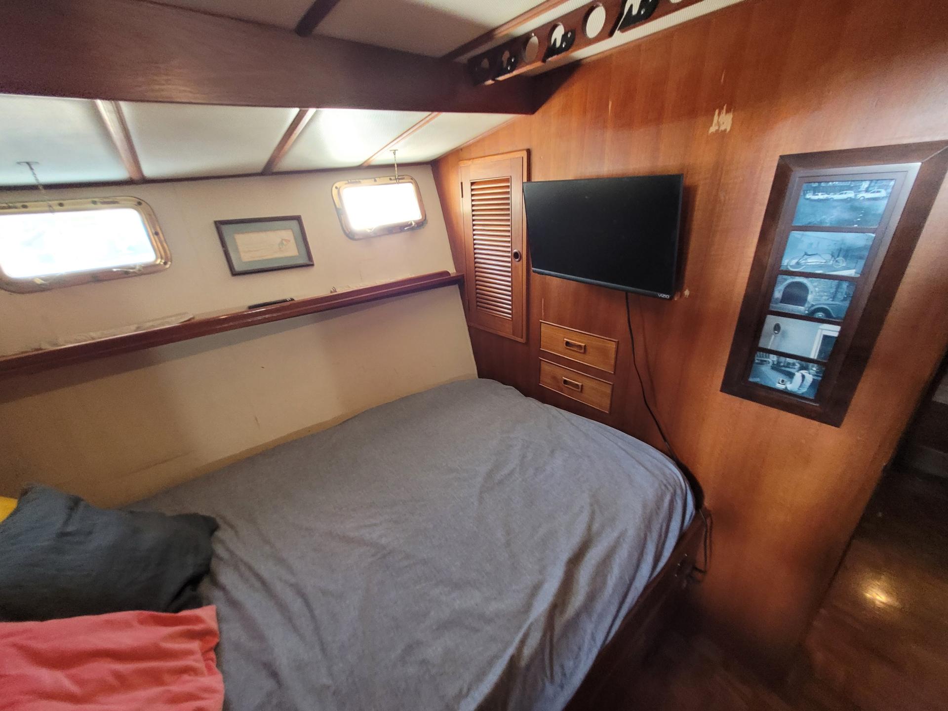 1981 50' Ocean Alexander Mark 1 Pilot House photo 42