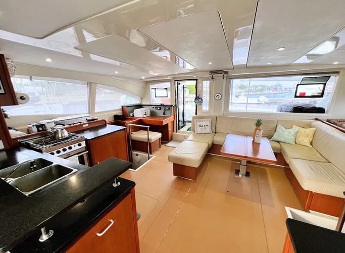 2013 Leopard 48 photo 4