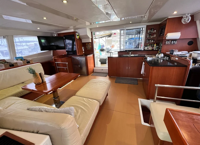 2013 Leopard 48 photo 2
