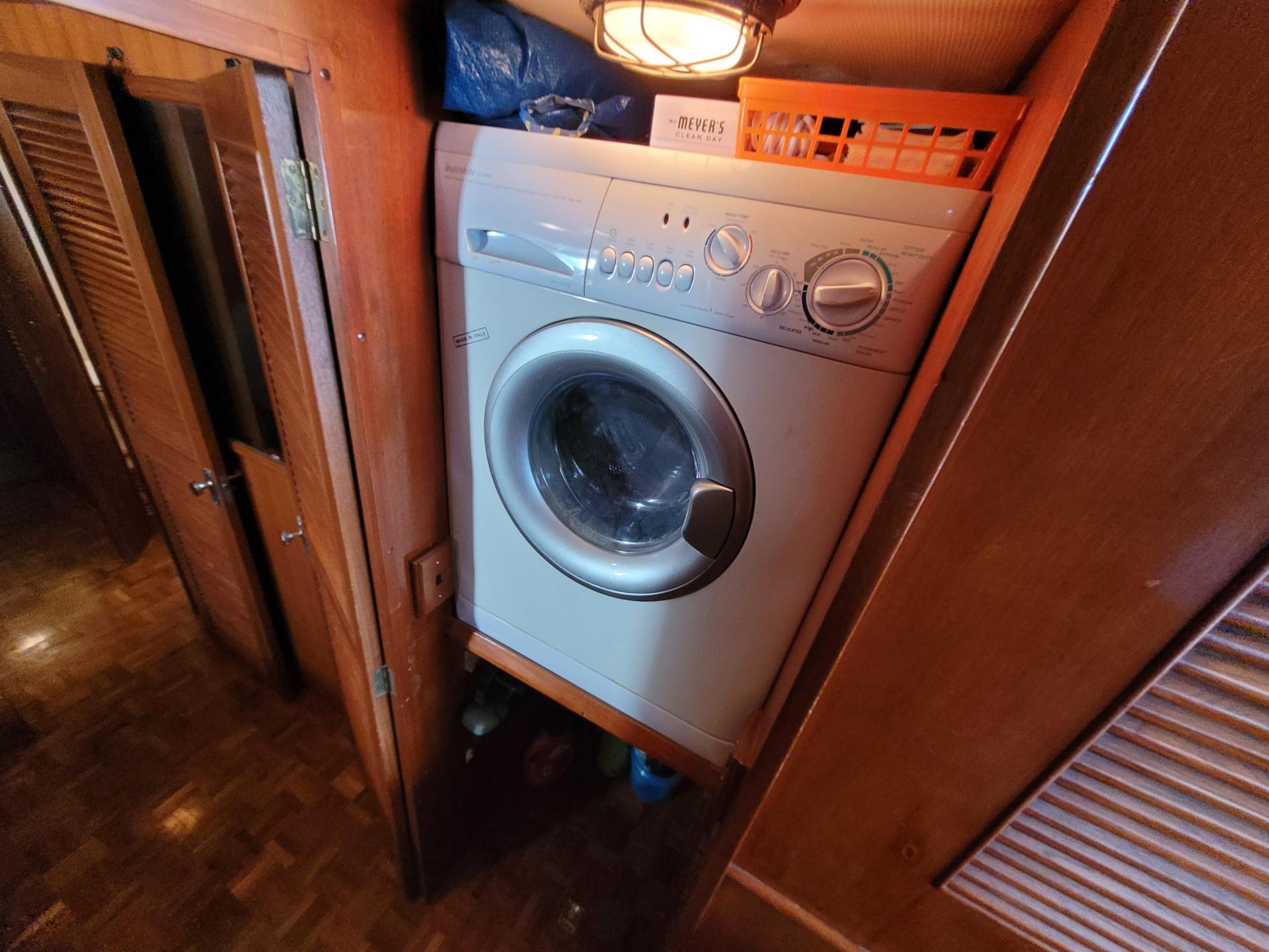1981 50' Ocean Alexander Mark 1 Pilot House photo 45