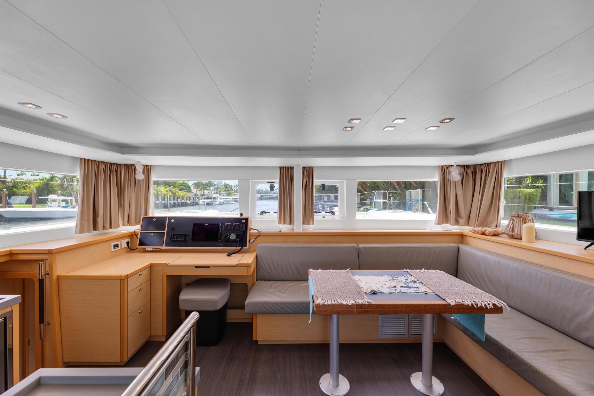 2016 Lagoon 450 Flybridge photo 46