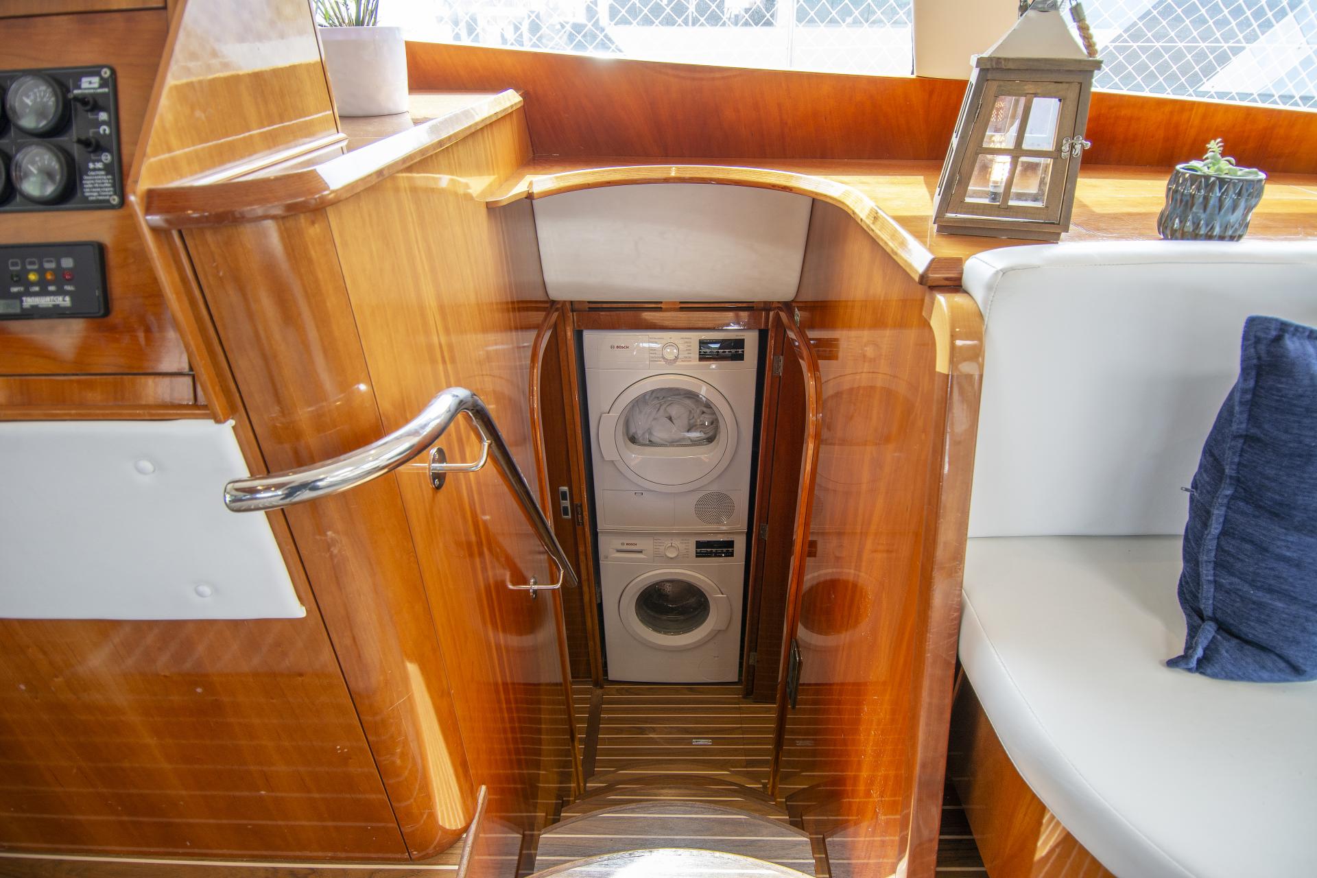 SV Alexa - 2007 Privilege 615 photo 17
