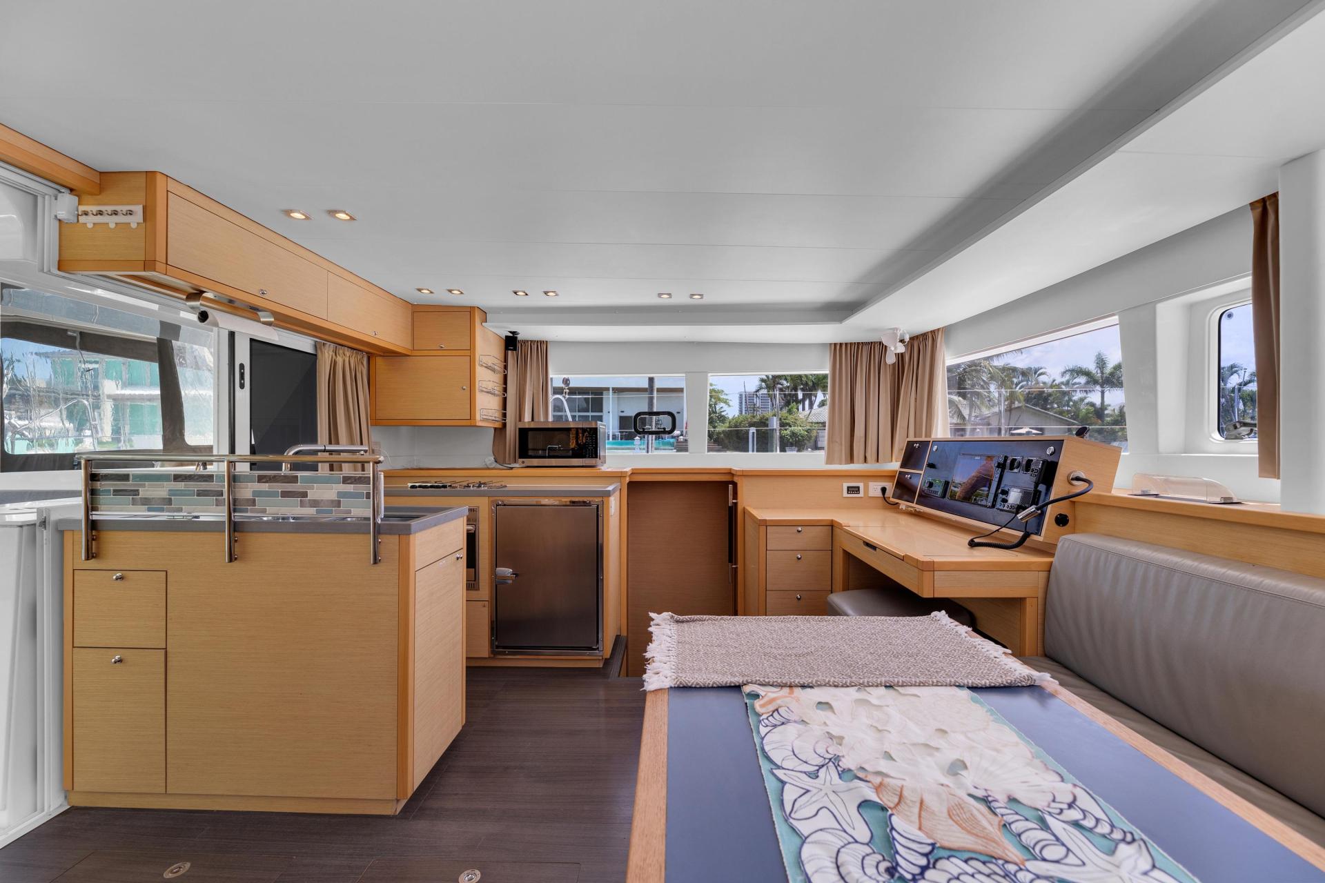 2016 Lagoon 450 Flybridge photo 49