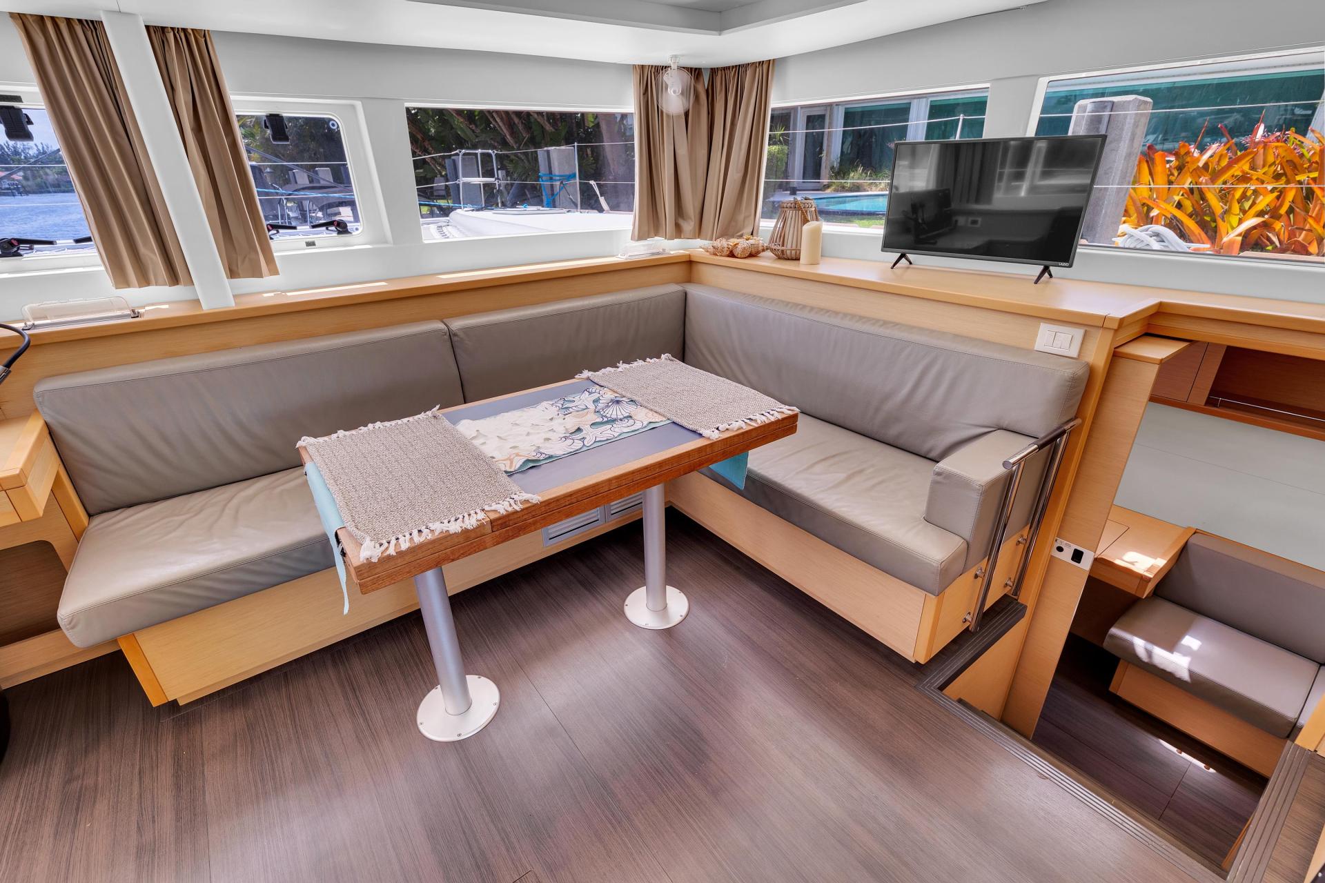 2016 Lagoon 450 Flybridge photo 52