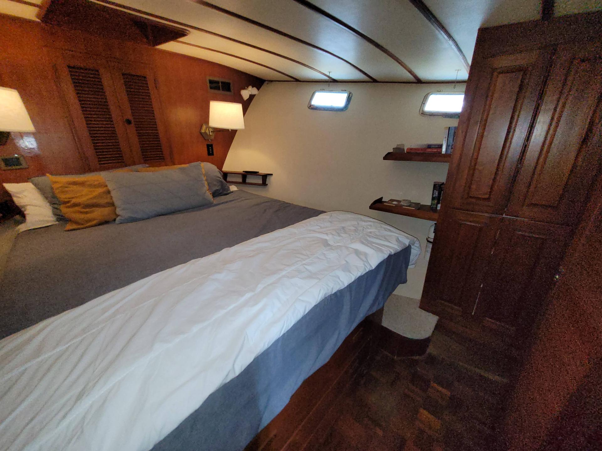 1981 50' Ocean Alexander Mark 1 Pilot House photo 52