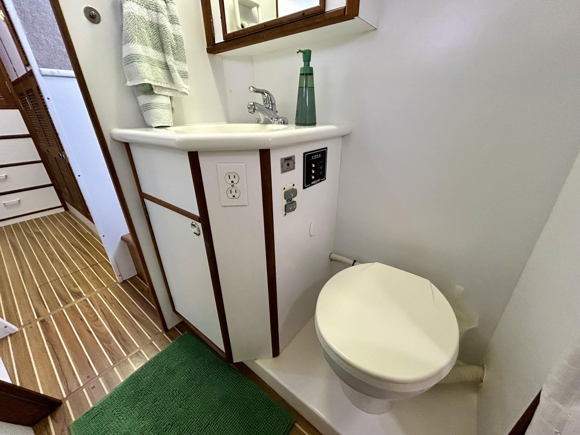 2007 Endeavor 44 Trawler Cat photo 64