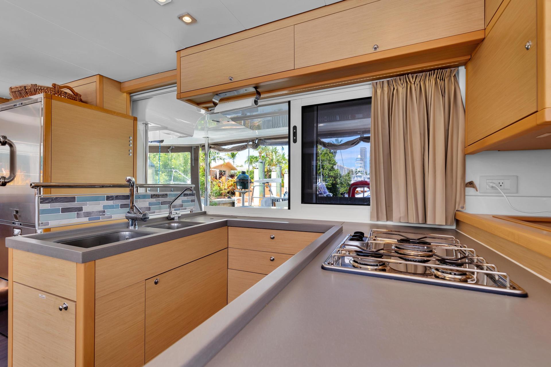 2016 Lagoon 450 Flybridge photo 56