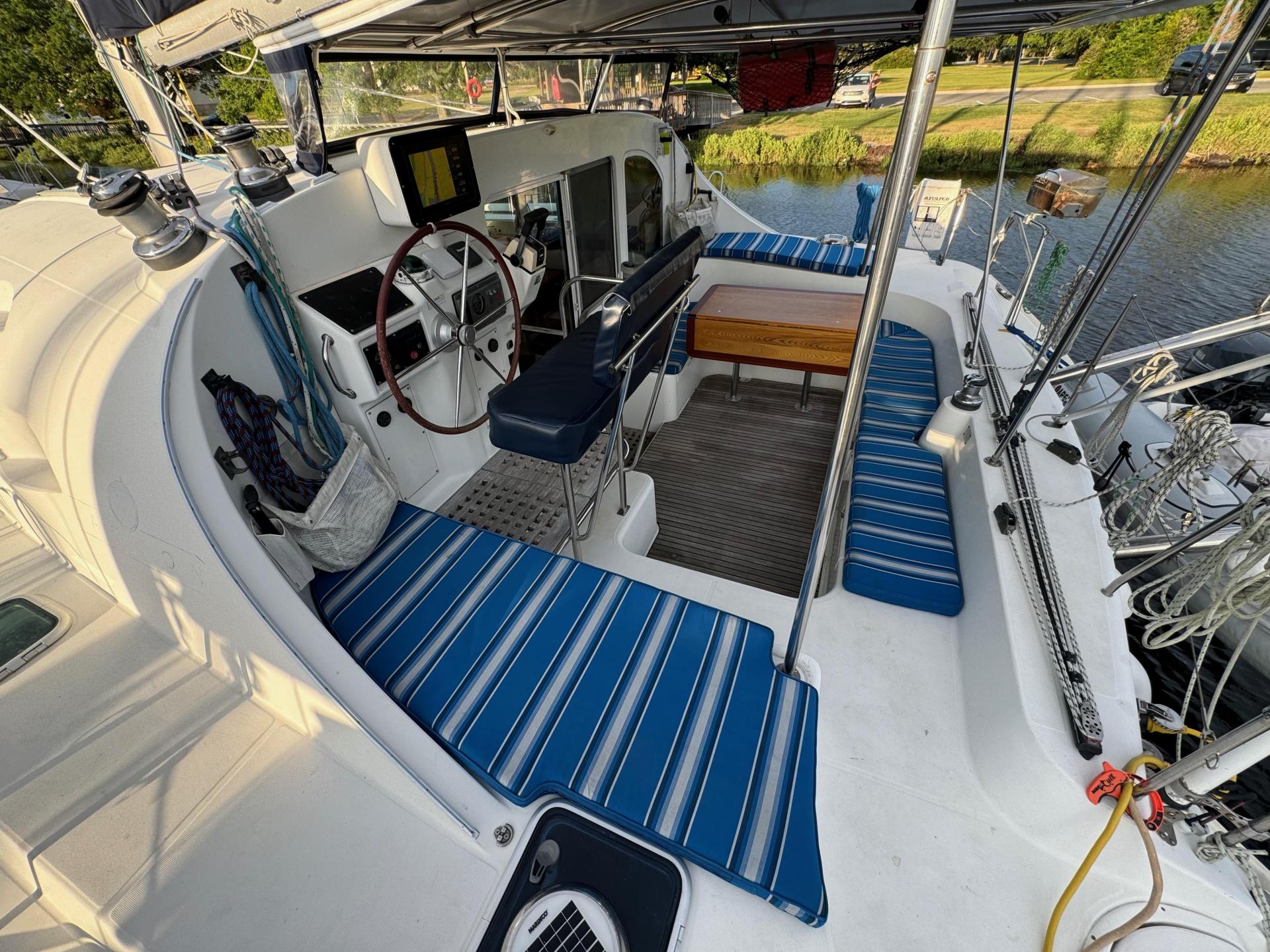 2003 Lagoon 410-S2 photo 13