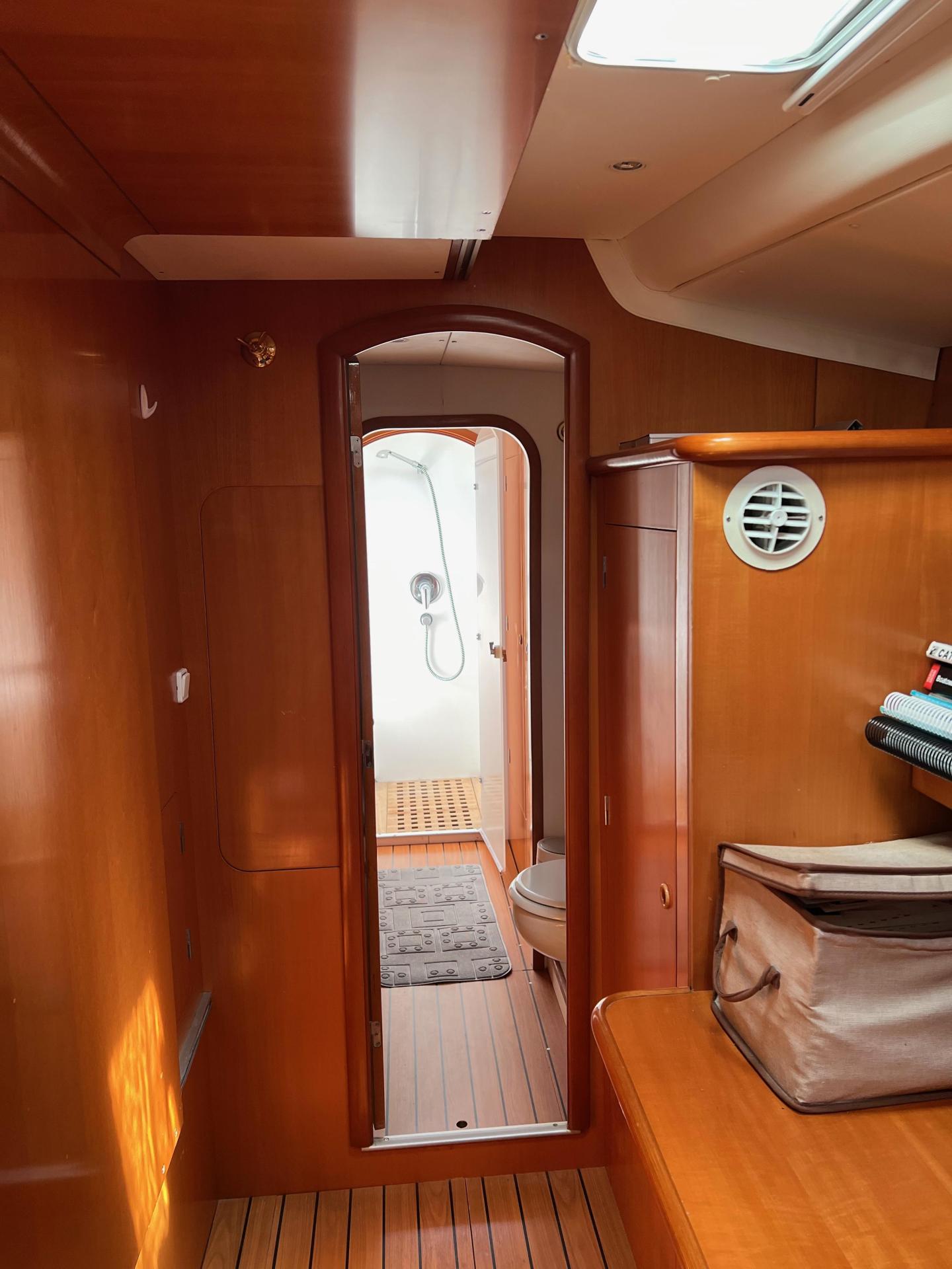 2003 Lagoon 410-S2 photo 22