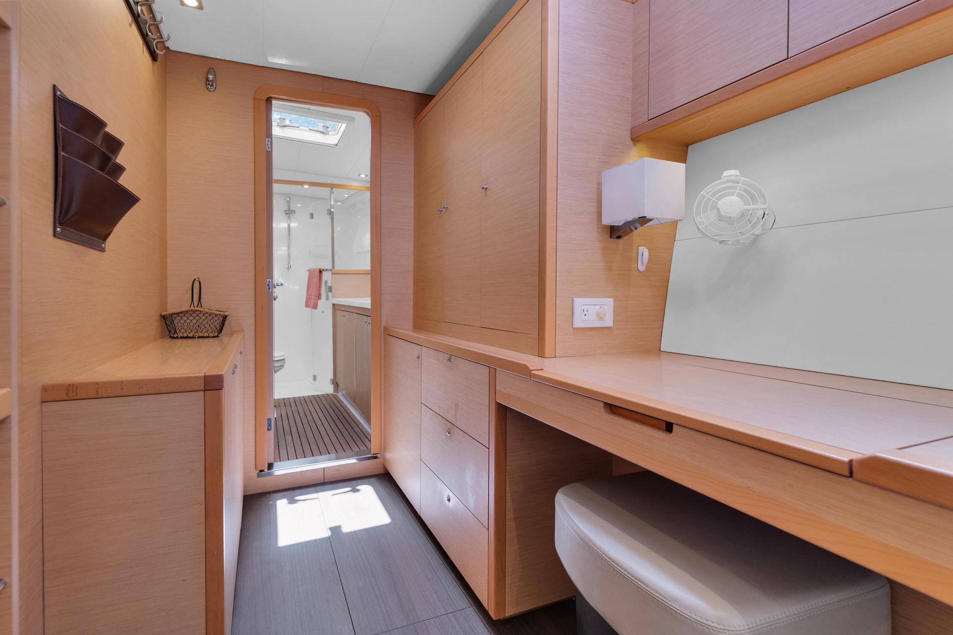 2016 Lagoon 450 Flybridge photo 58