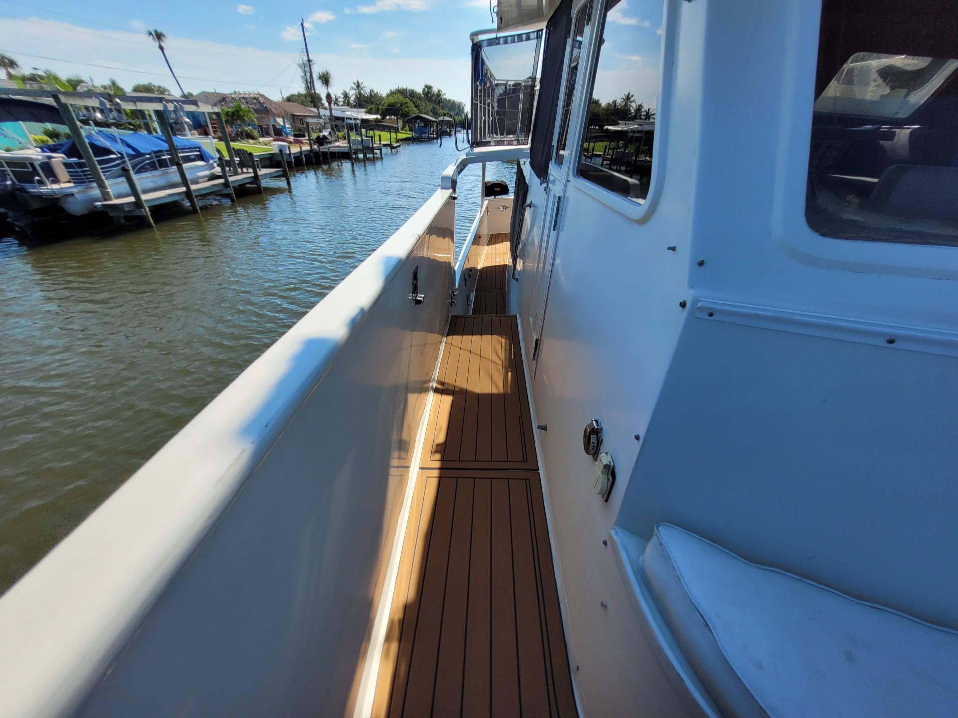 1981 50&#8242; Ocean Alexander Mark 1 Pilot House photo 9