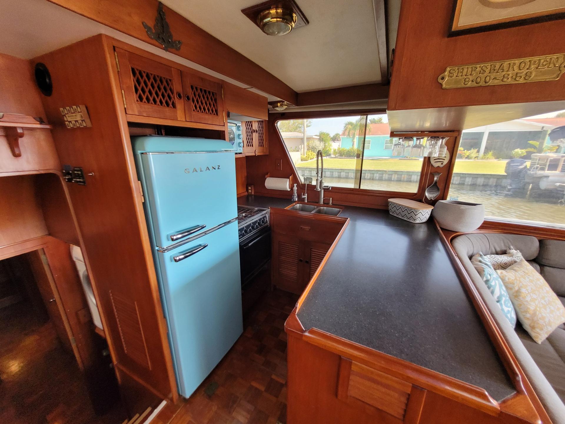 1981 50&#8242; Ocean Alexander Mark 1 Pilot House photo 25