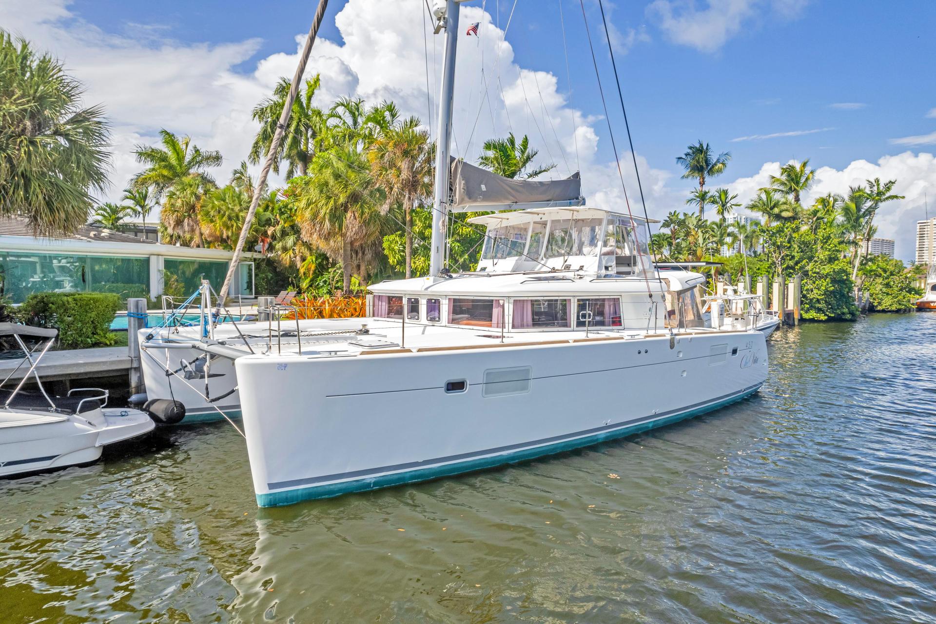 2016 Lagoon 450 Flybridge primary photo