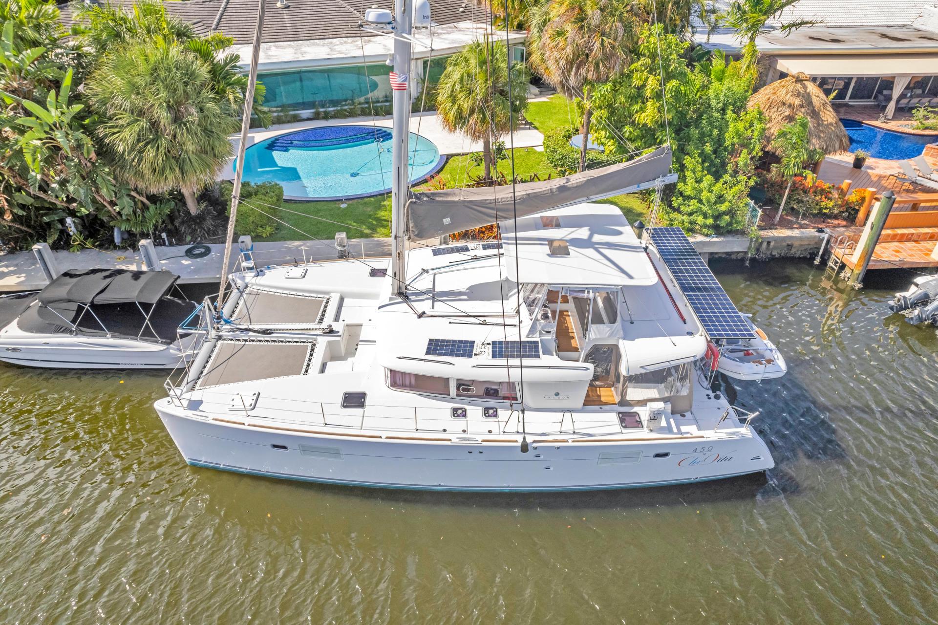2016 Lagoon 450 Flybridge photo 8