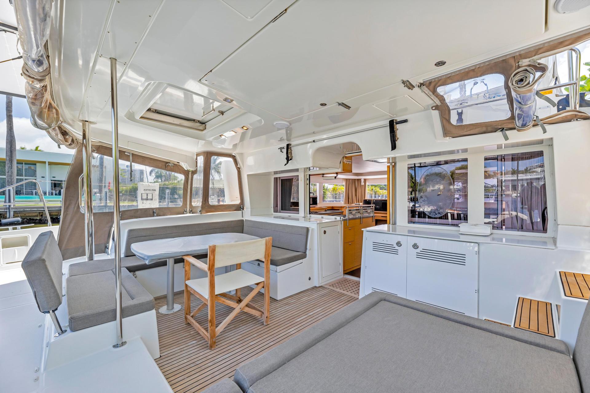 2016 Lagoon 450 Flybridge photo 16