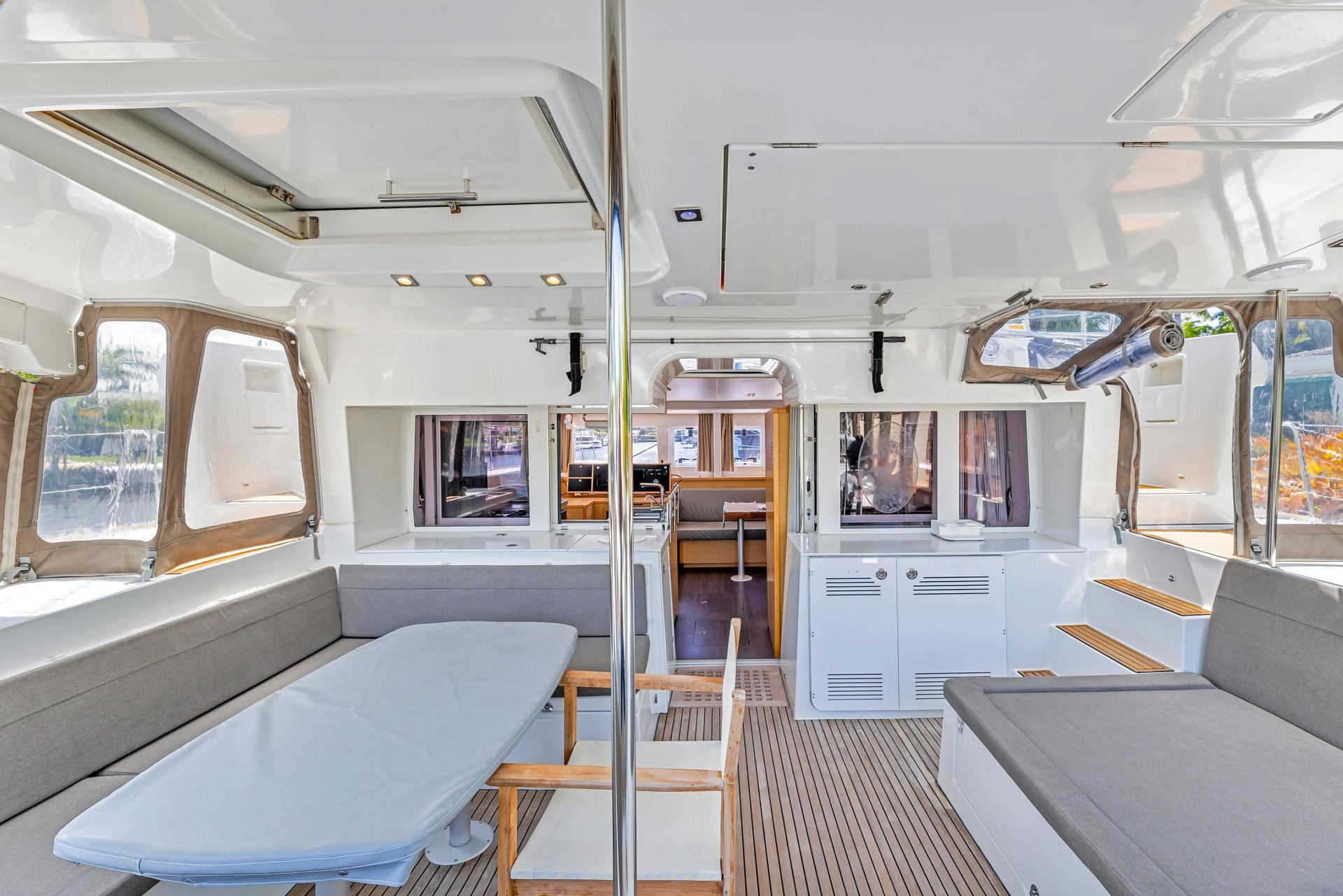 2016 Lagoon 450 Flybridge photo 17