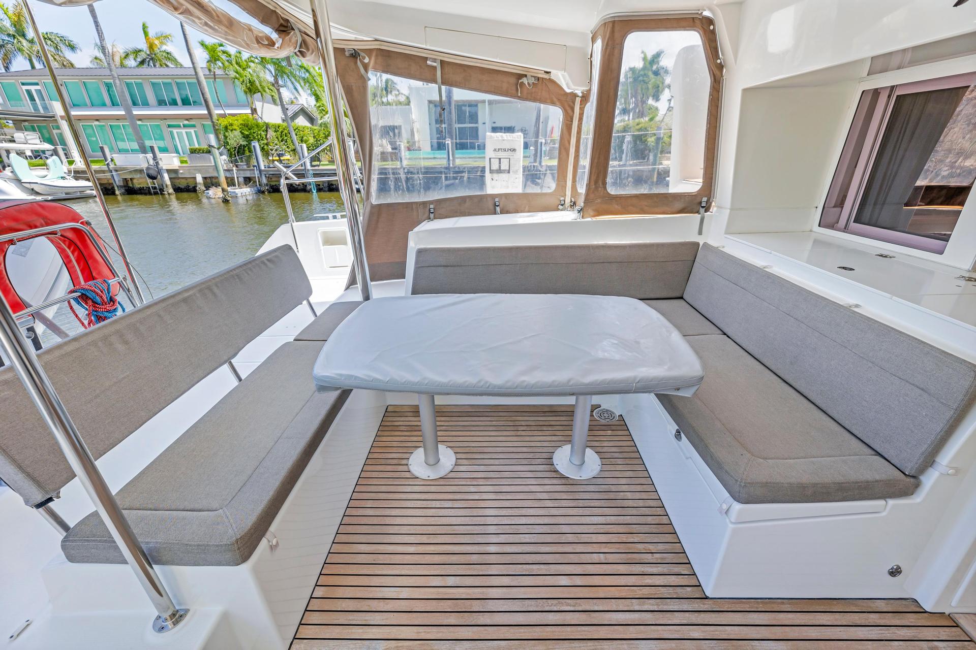 2016 Lagoon 450 Flybridge photo 19