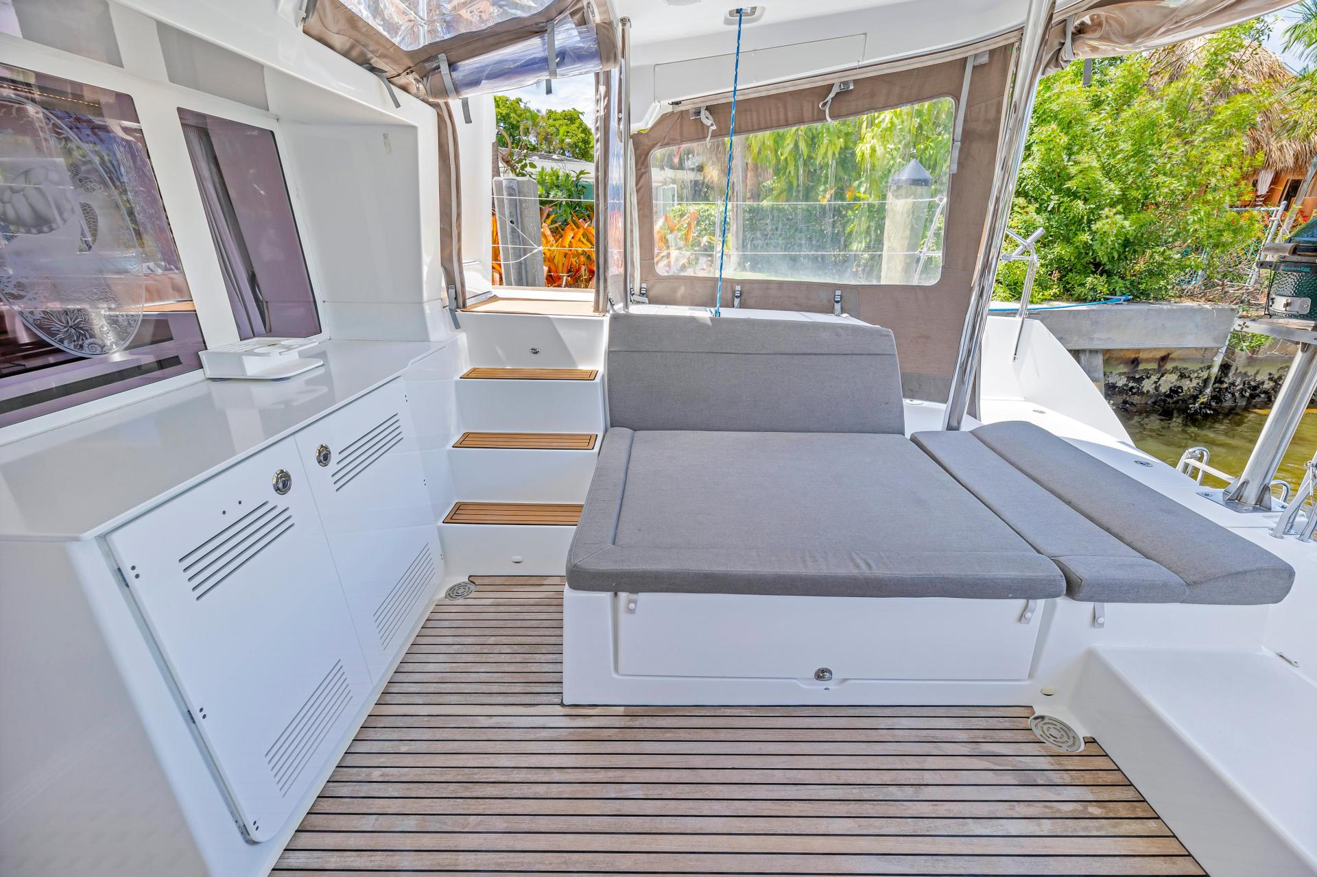 2016 Lagoon 450 Flybridge photo 20