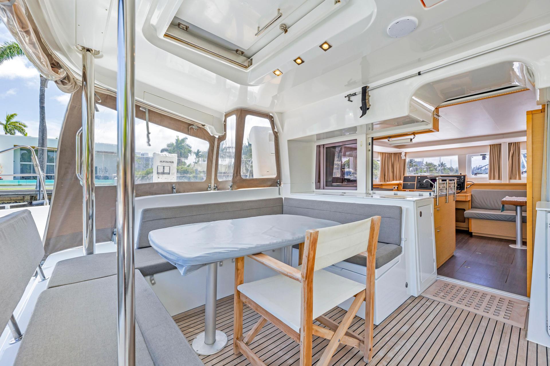 2016 Lagoon 450 Flybridge photo 21