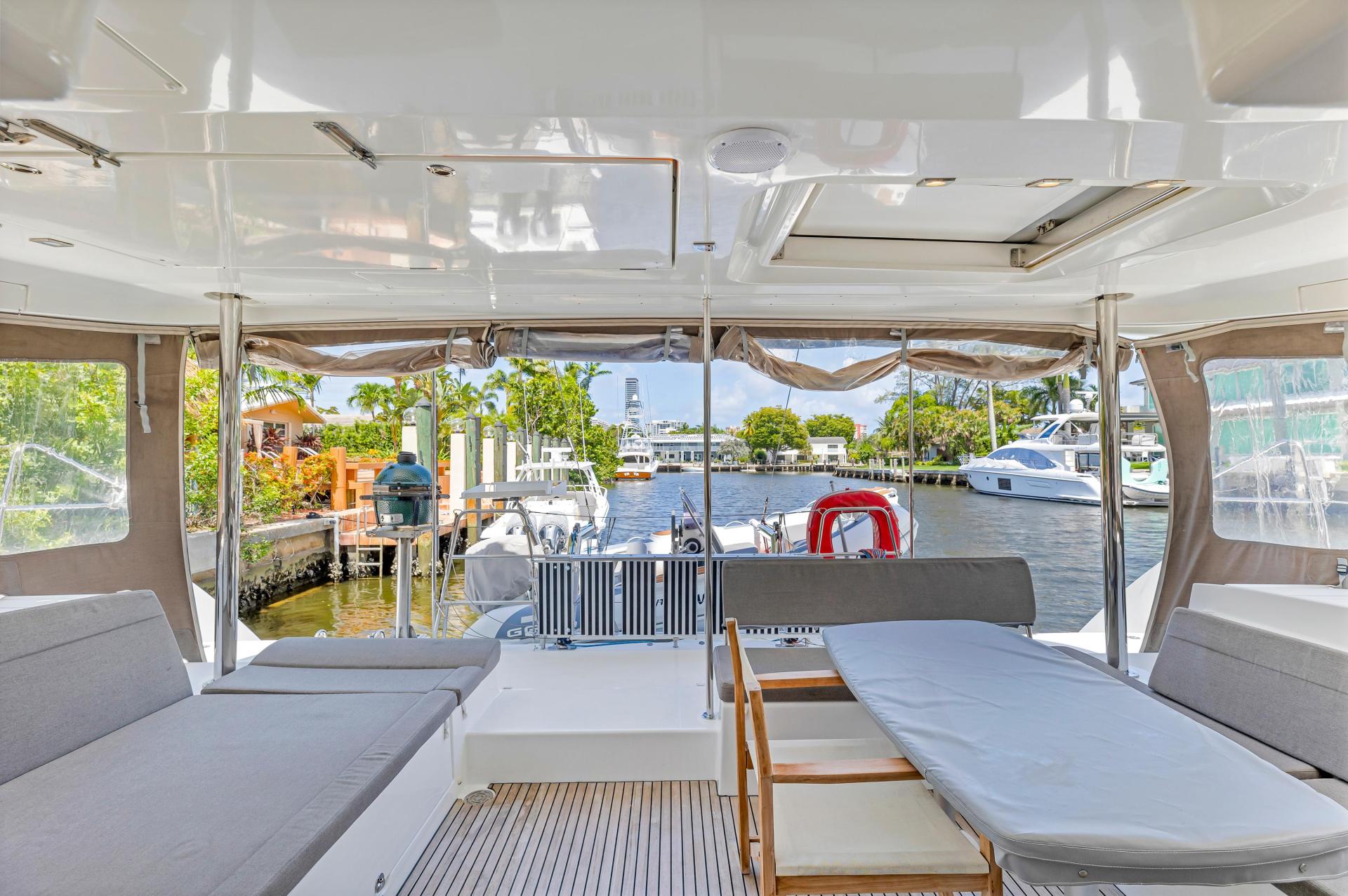 2016 Lagoon 450 Flybridge photo 23