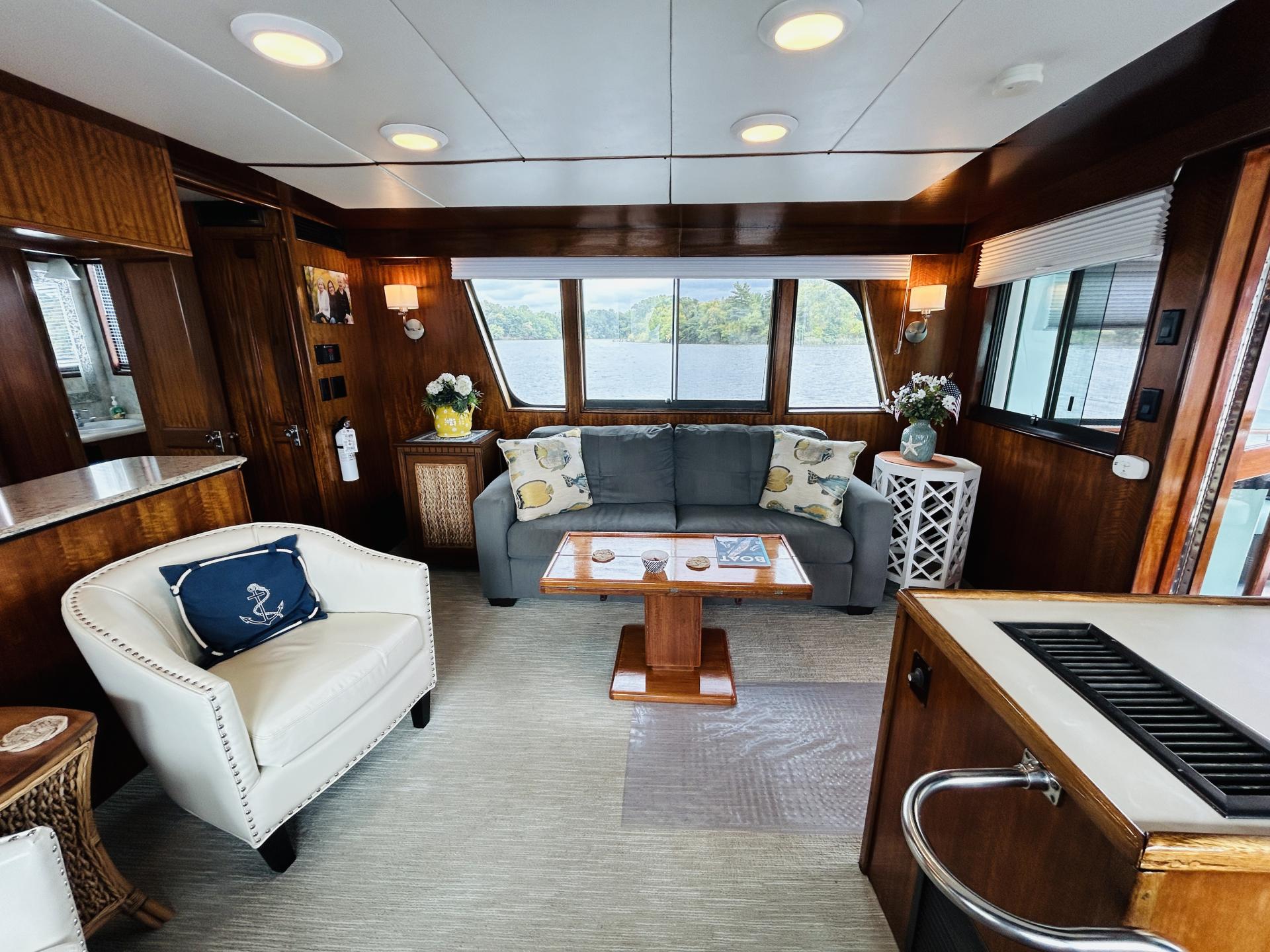 1976 Hatteras 58 LRC photo 16