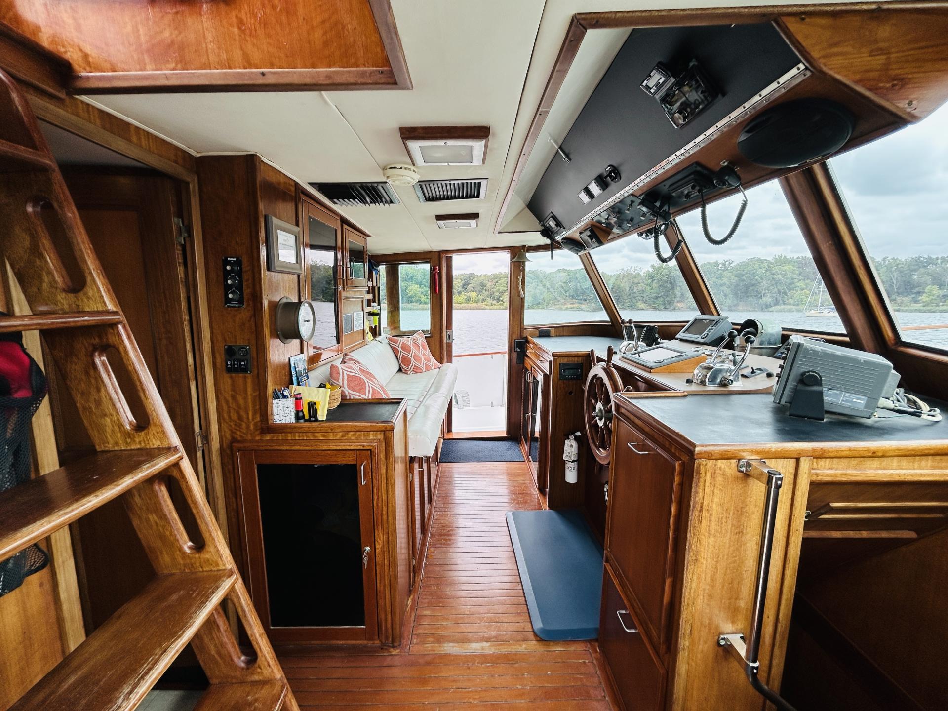 1976 Hatteras 58 LRC photo 30